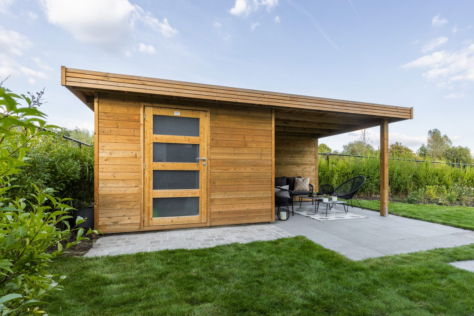 Tuinhuis met overkapping