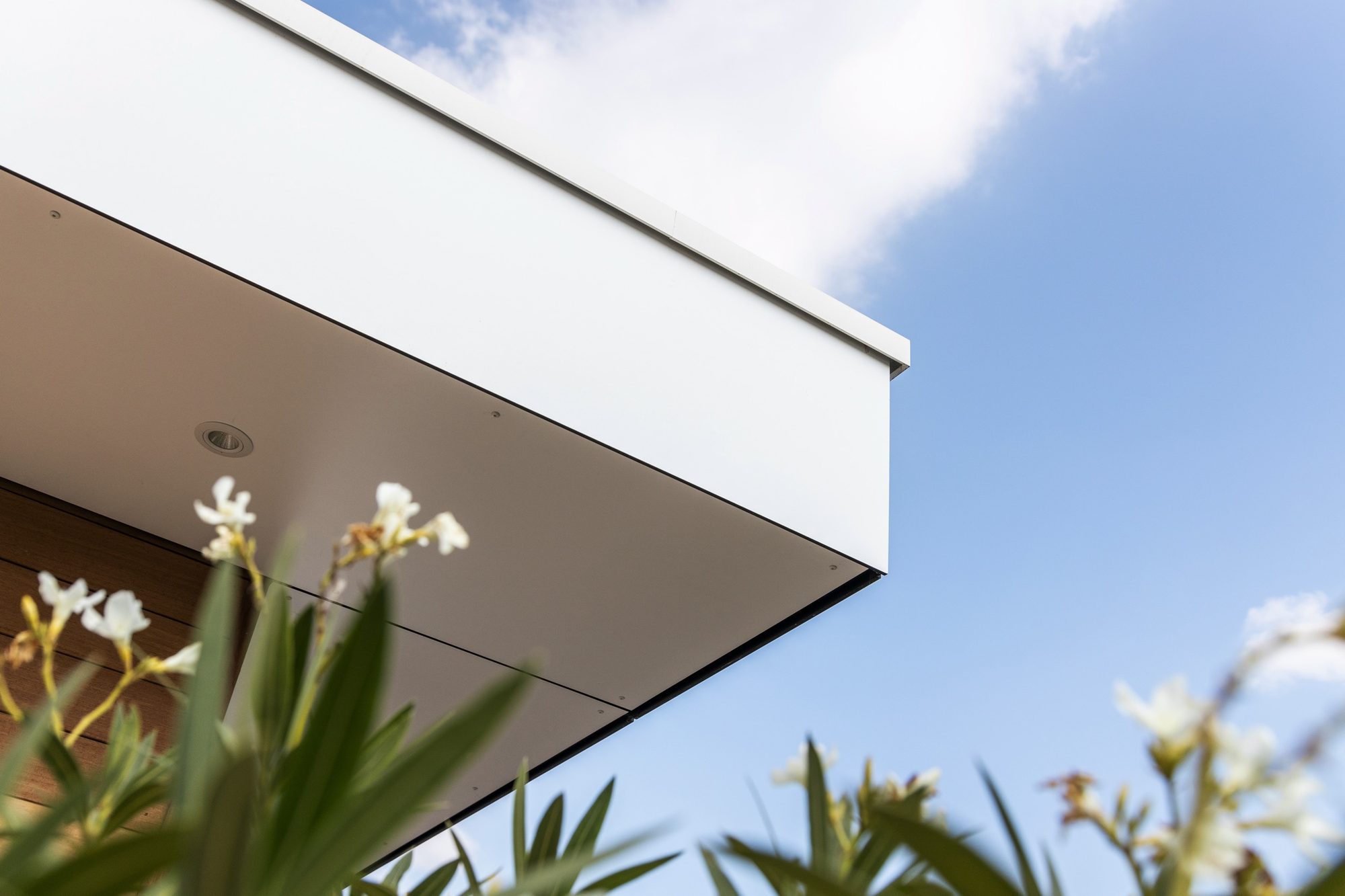 Bandeau en Trespa blanc