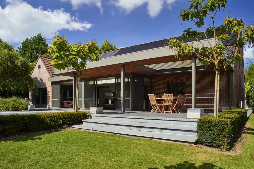 Moderne woonveranda met terrasoverkapping