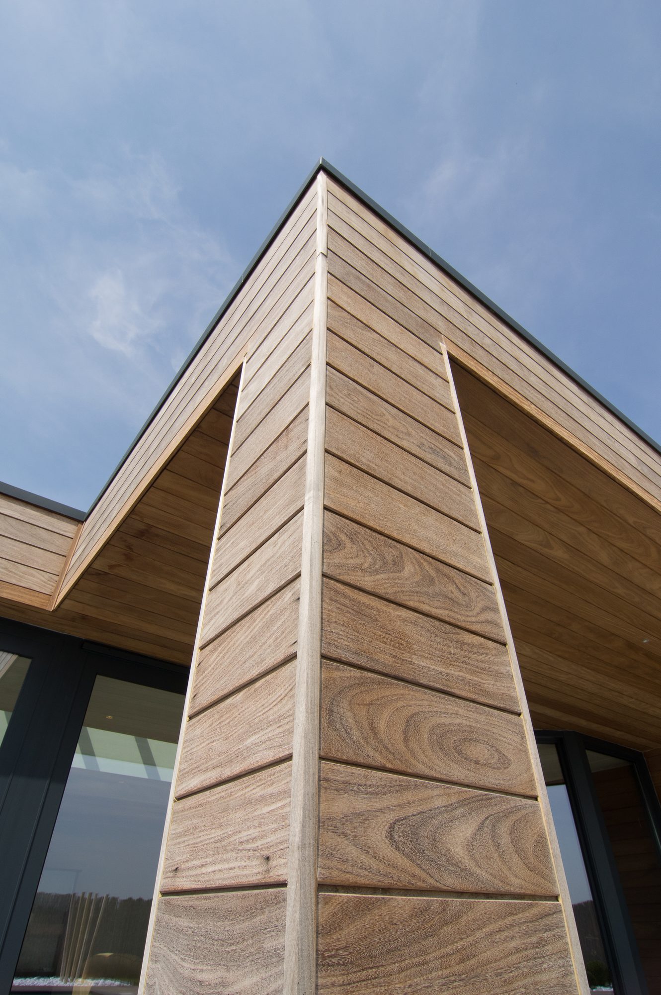 Houten zuilbekleding