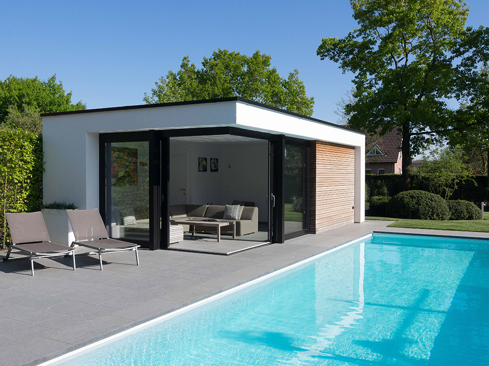 Poolhouse met schuifdeuren