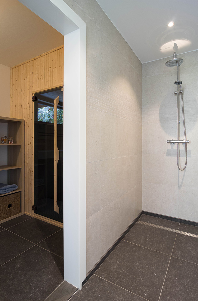 Annexe avec douche et sauna