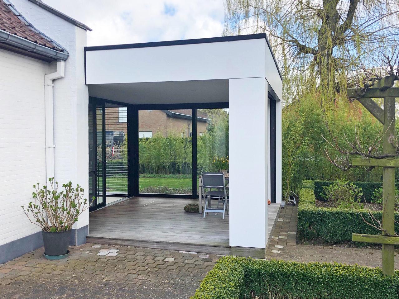 Overkapping aan woonuitbreiding