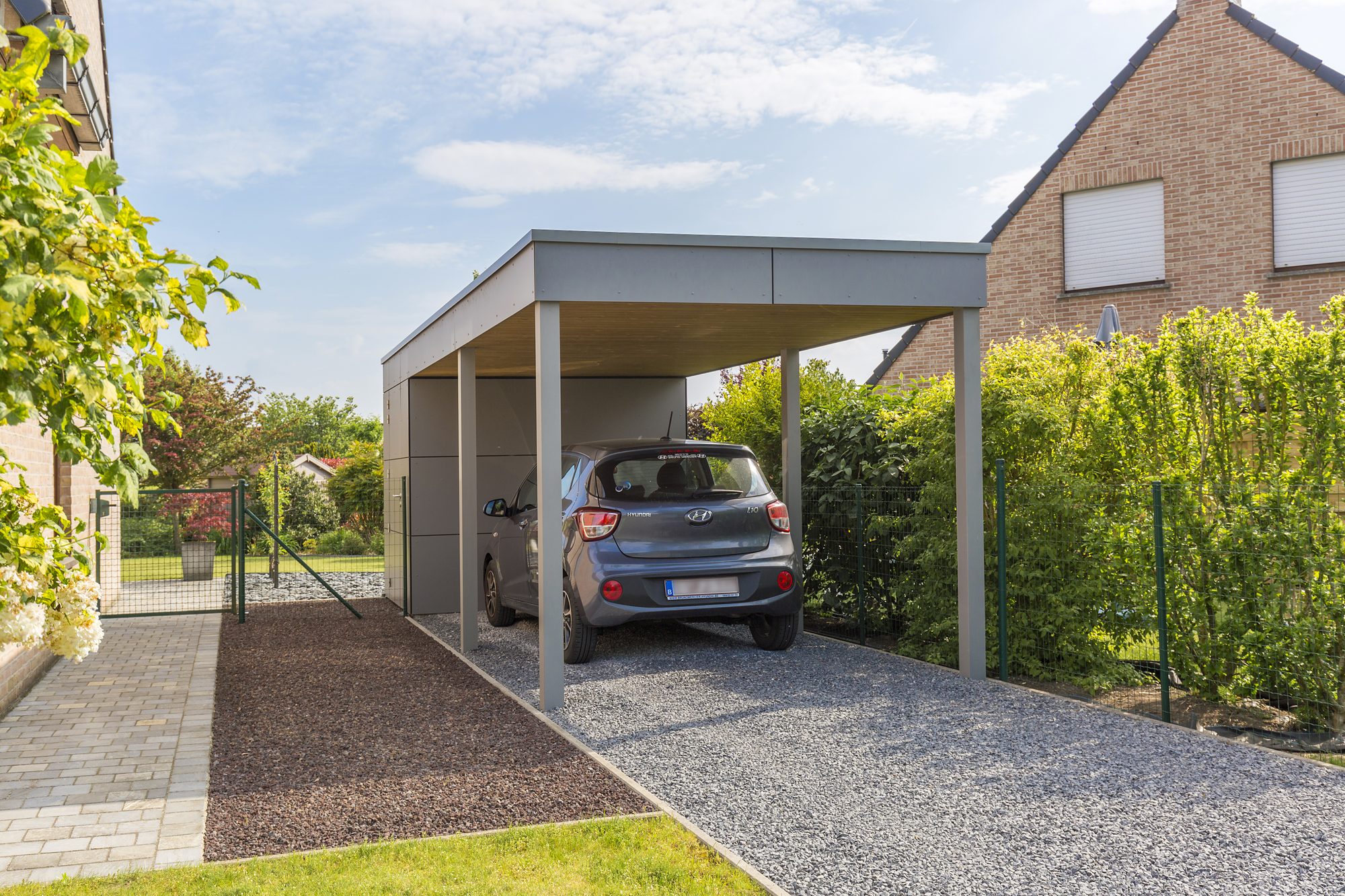 Moderne Carport in Trespa