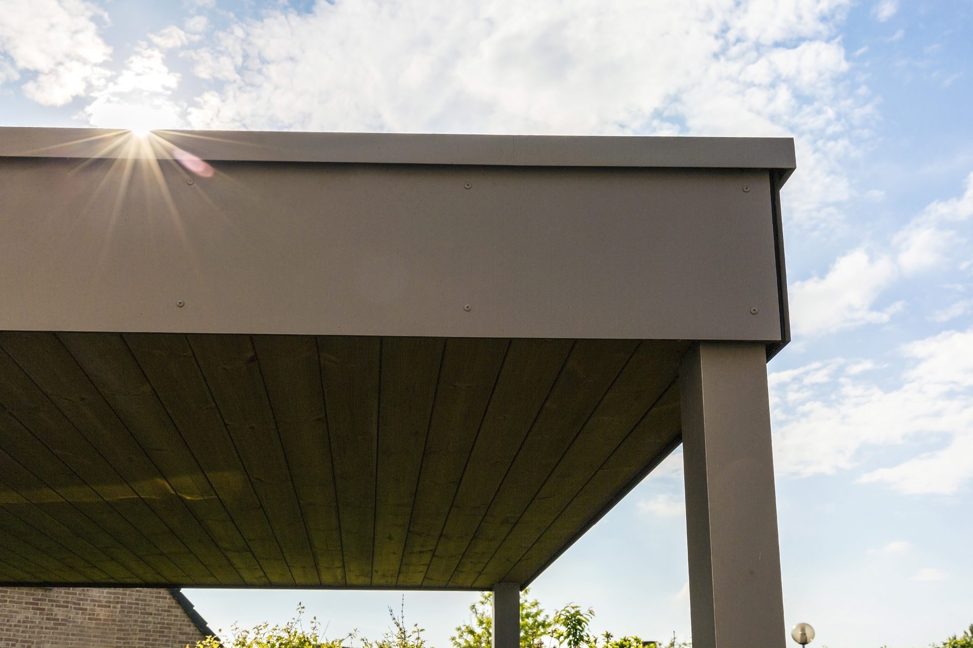 Moderne Cube Carport in Trespa