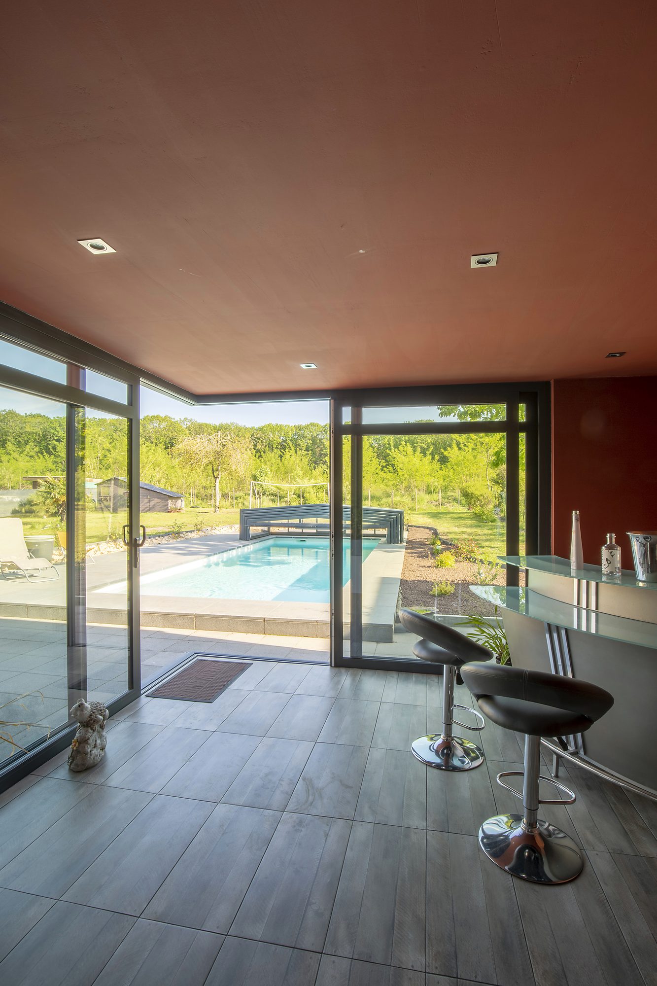 Intérieur Extension de Maison avec fenêtres en aluminium