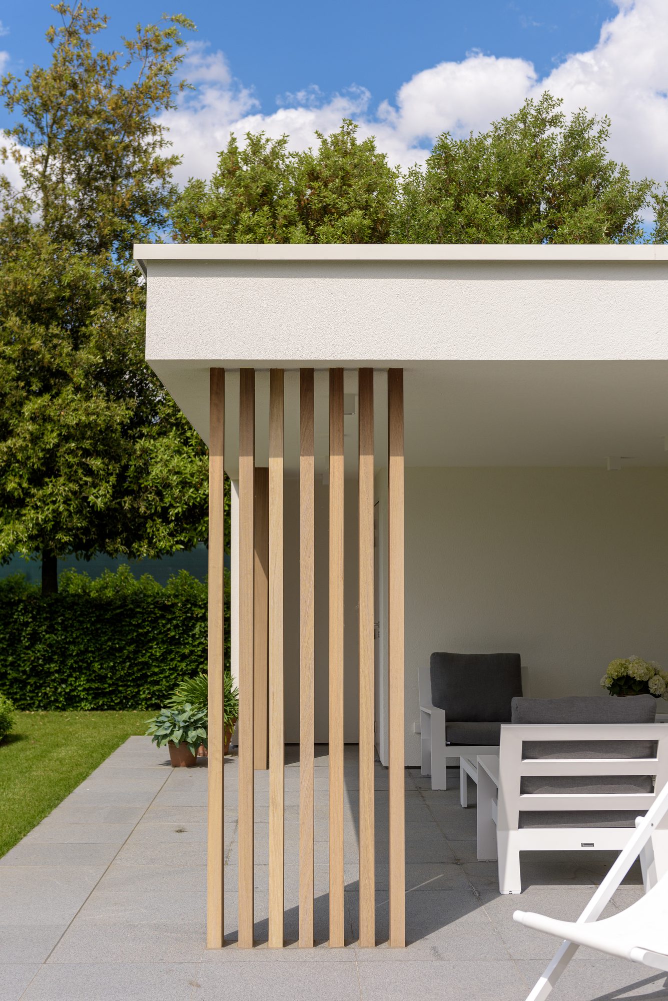 Sierlatten in Iroko bij Crepi Poolhouse