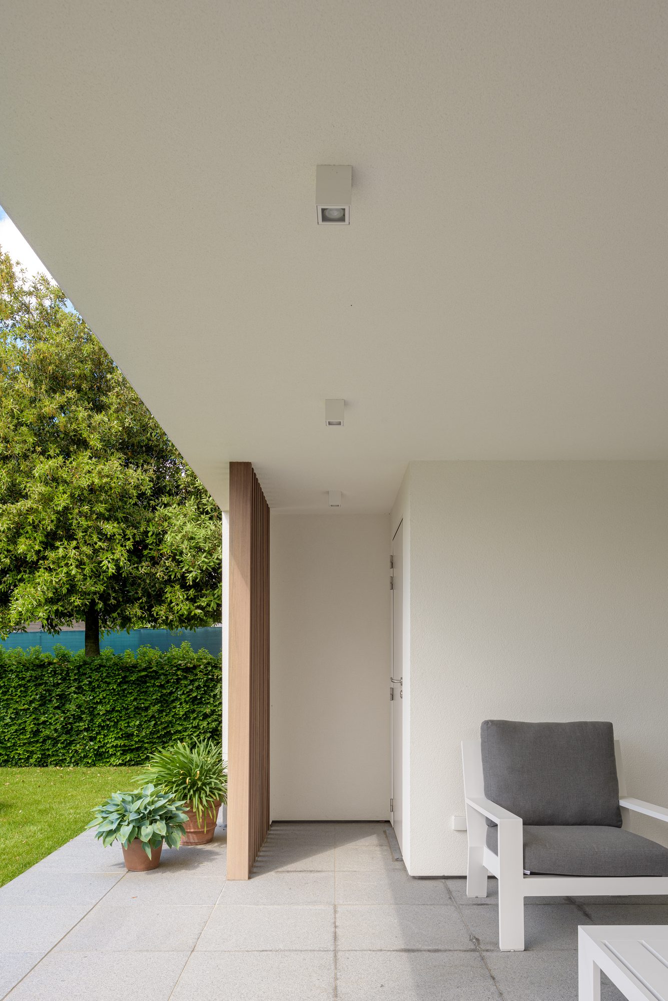 Moderne Poolhouse met berging