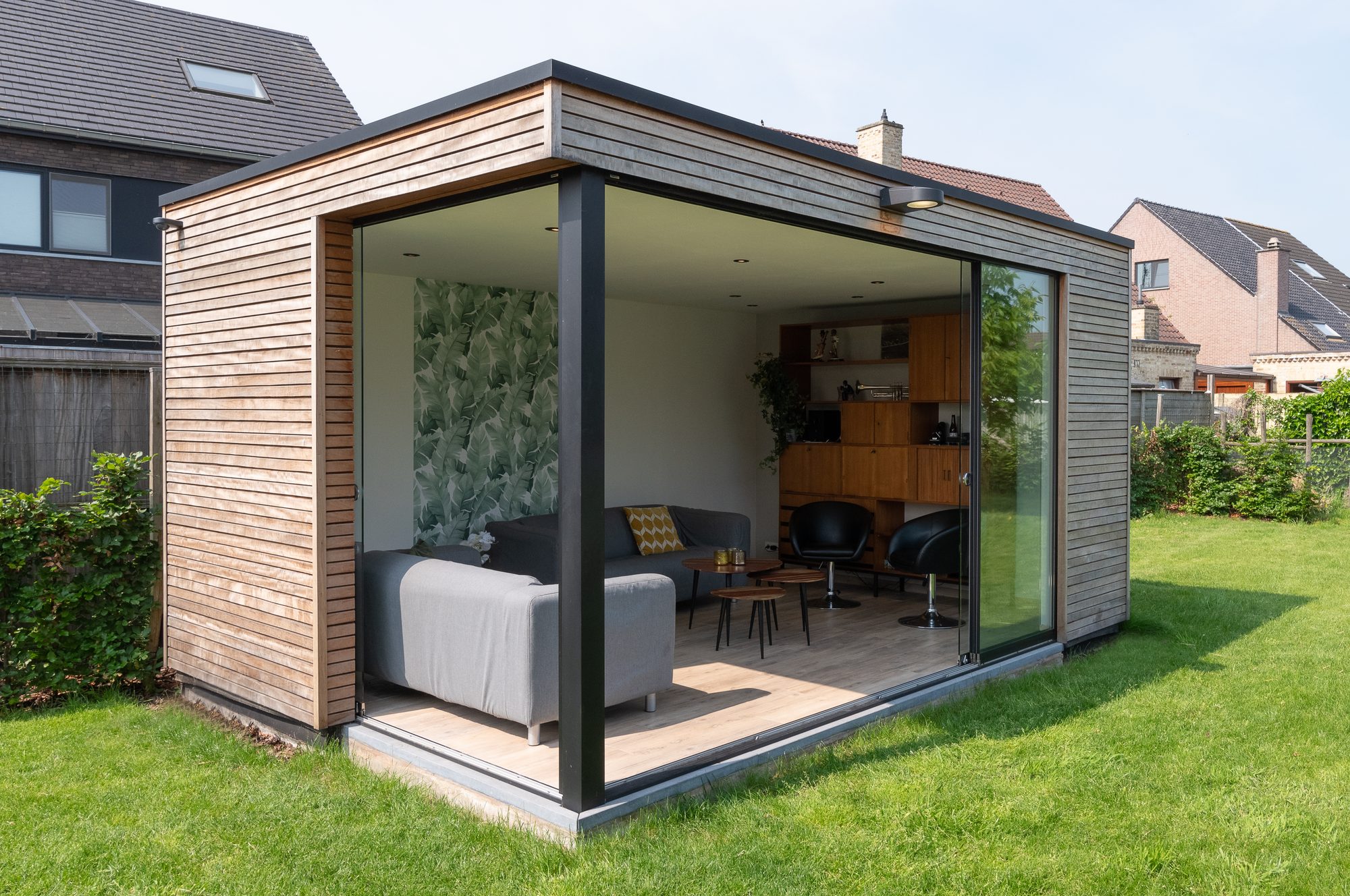 Houten Poolhouse met Schuiframen