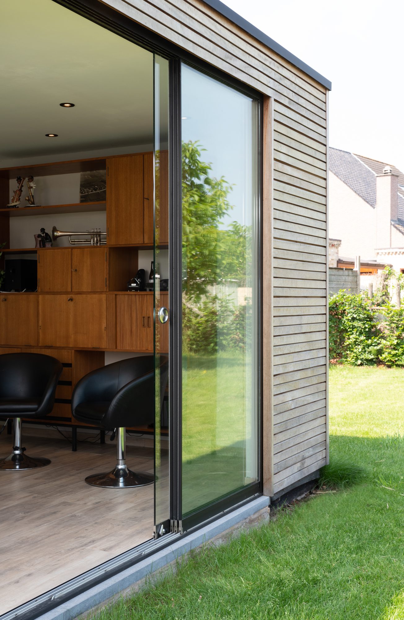 Sunflex schuifraamsysteem bij poolhouse in moabi