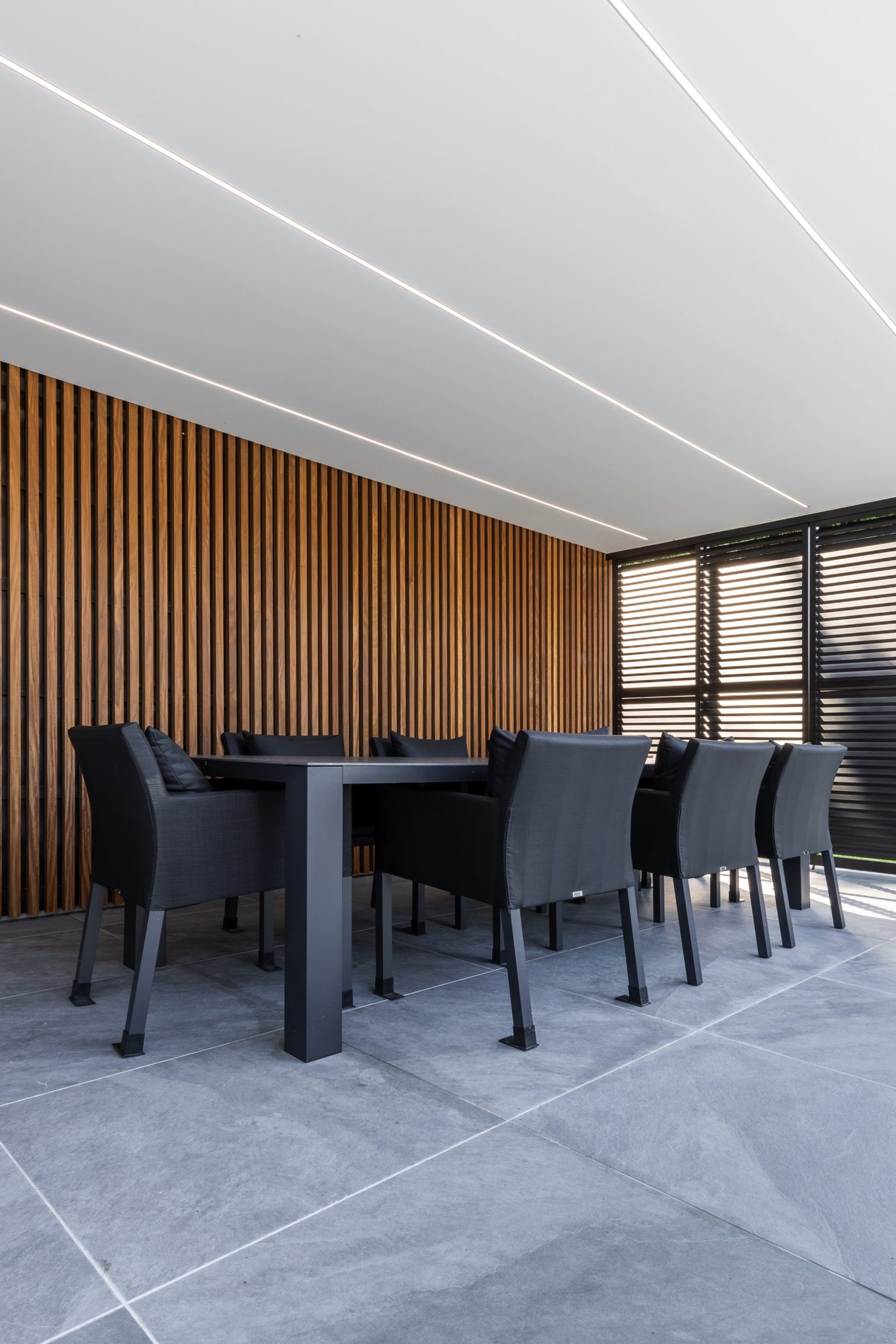 Paroi en Afrormosia d'un Pool House