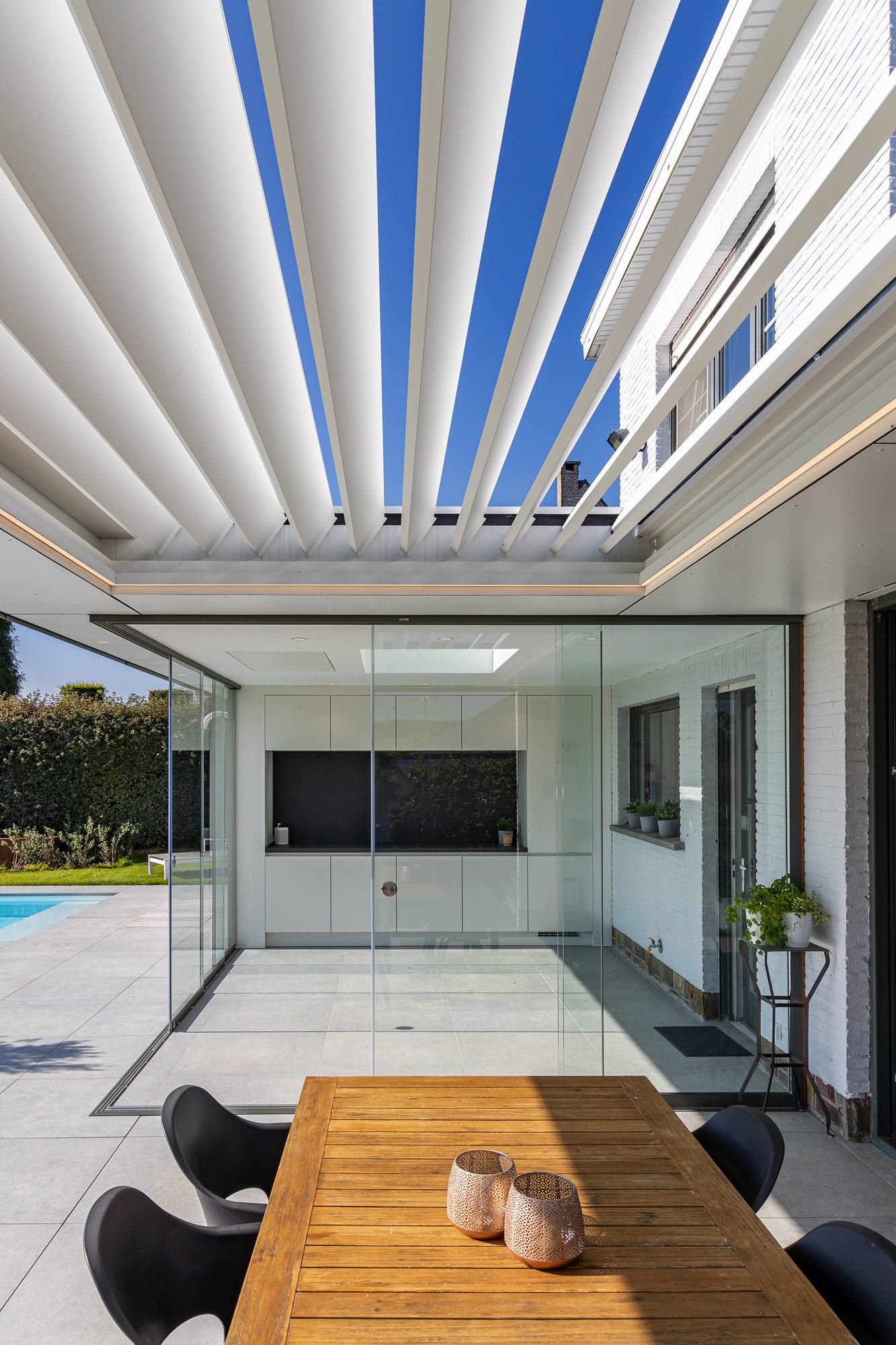Terrasse Couverte avec Toit à Lamelles Renson Aero