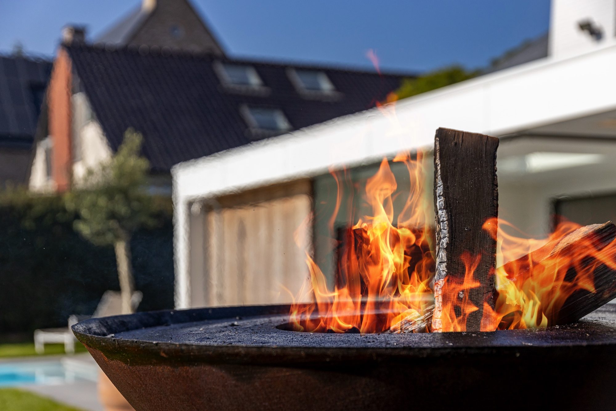 Photo d'ambiance Barbecue ou Brasero Feu Pool house