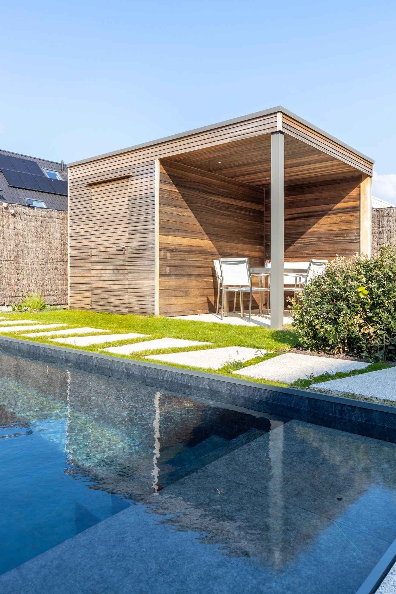 Abri de jardin avec poteau en aluminium