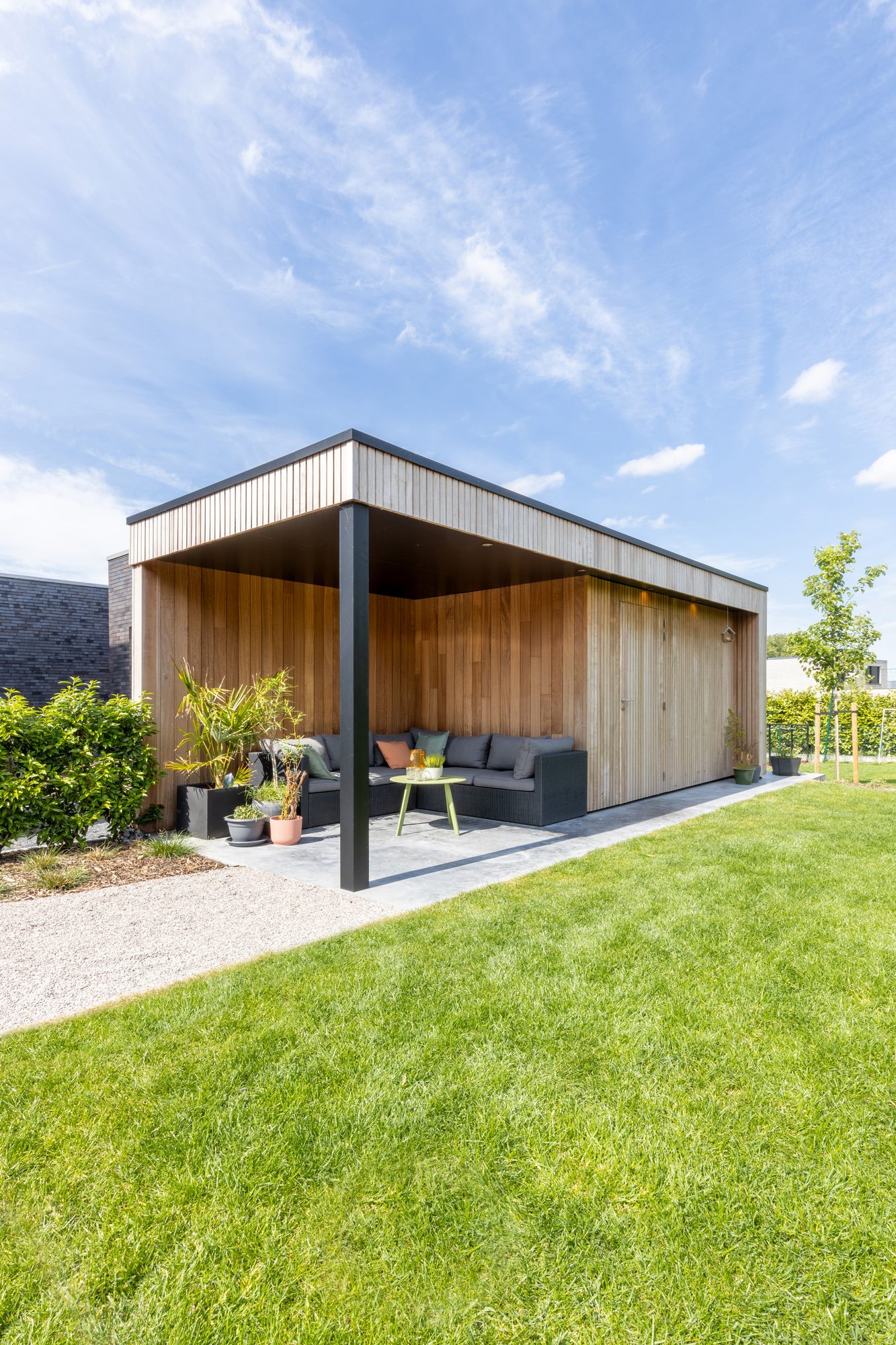 Houten Tuinhuis met oversteek