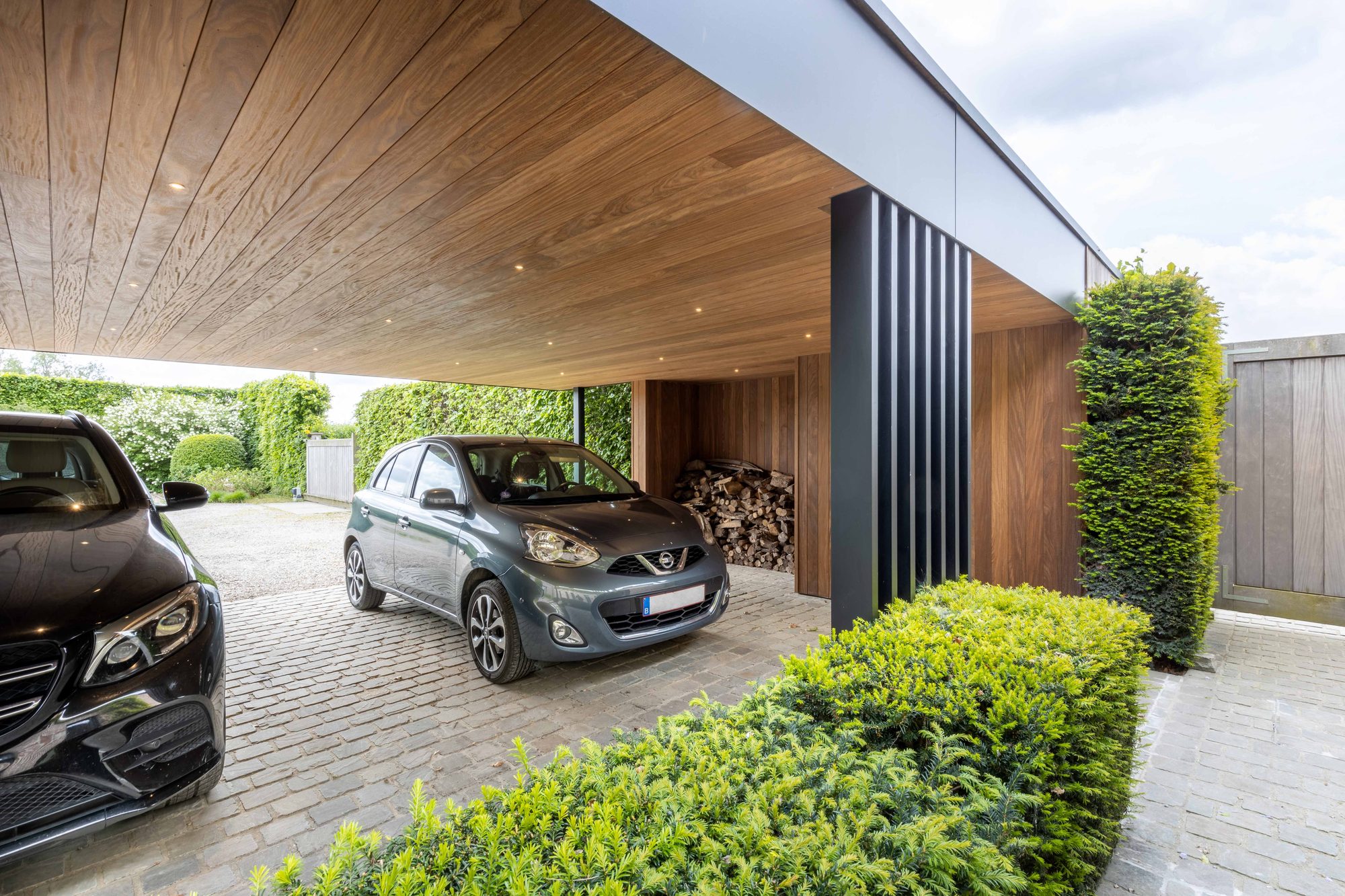 carport voor twee voertuigen