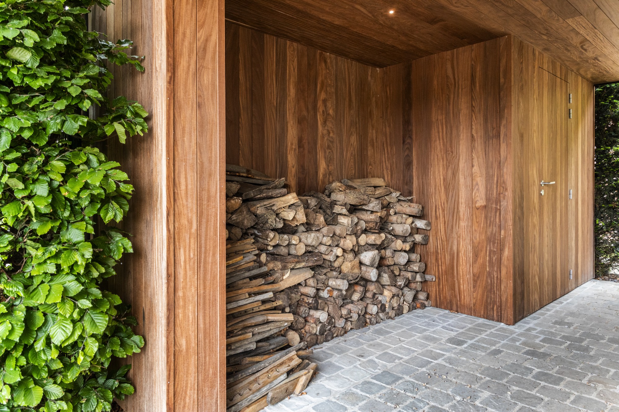 houtopslagplaats carport