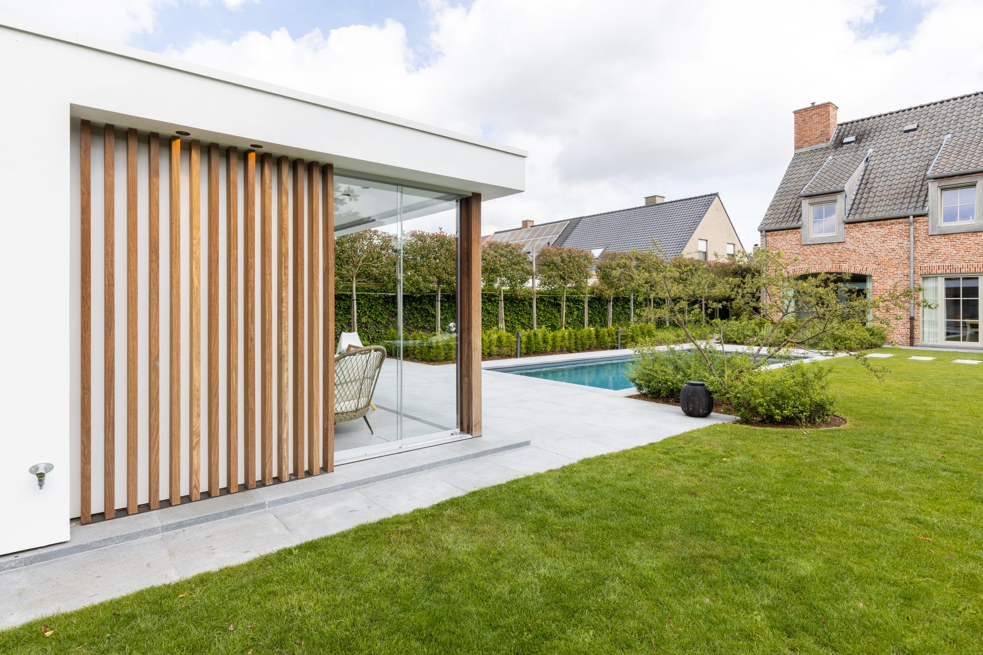 Tuinkamer in aquapanel en afrormosia