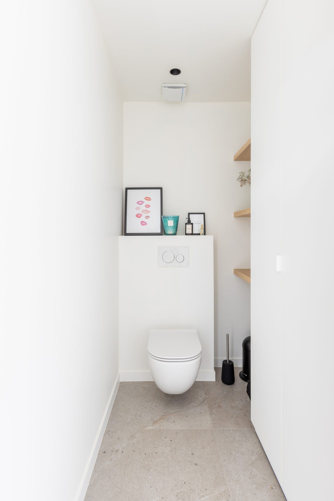 Ingebouwd toilet poolhouse
