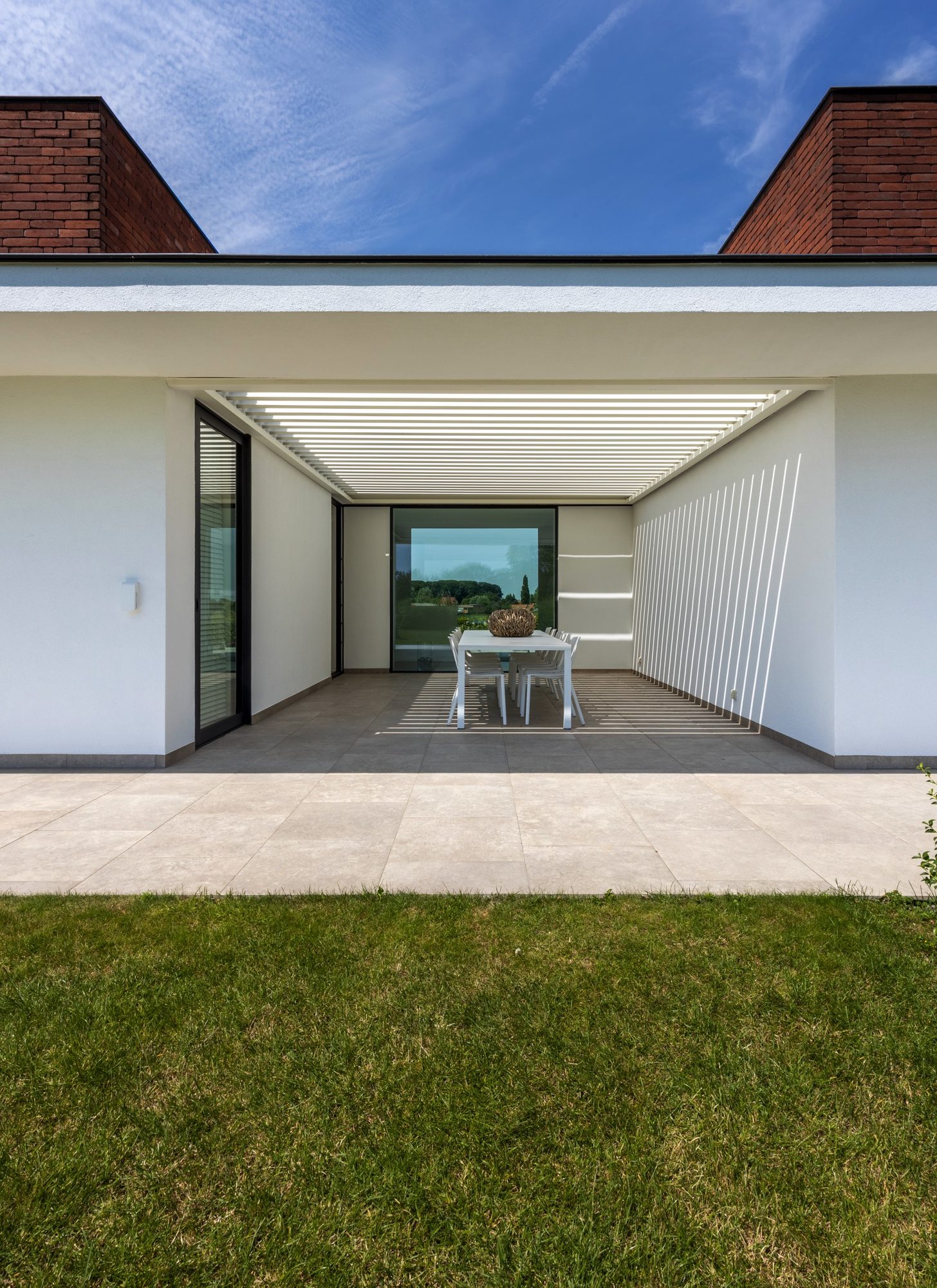 Pergola avec lamelles mobiles