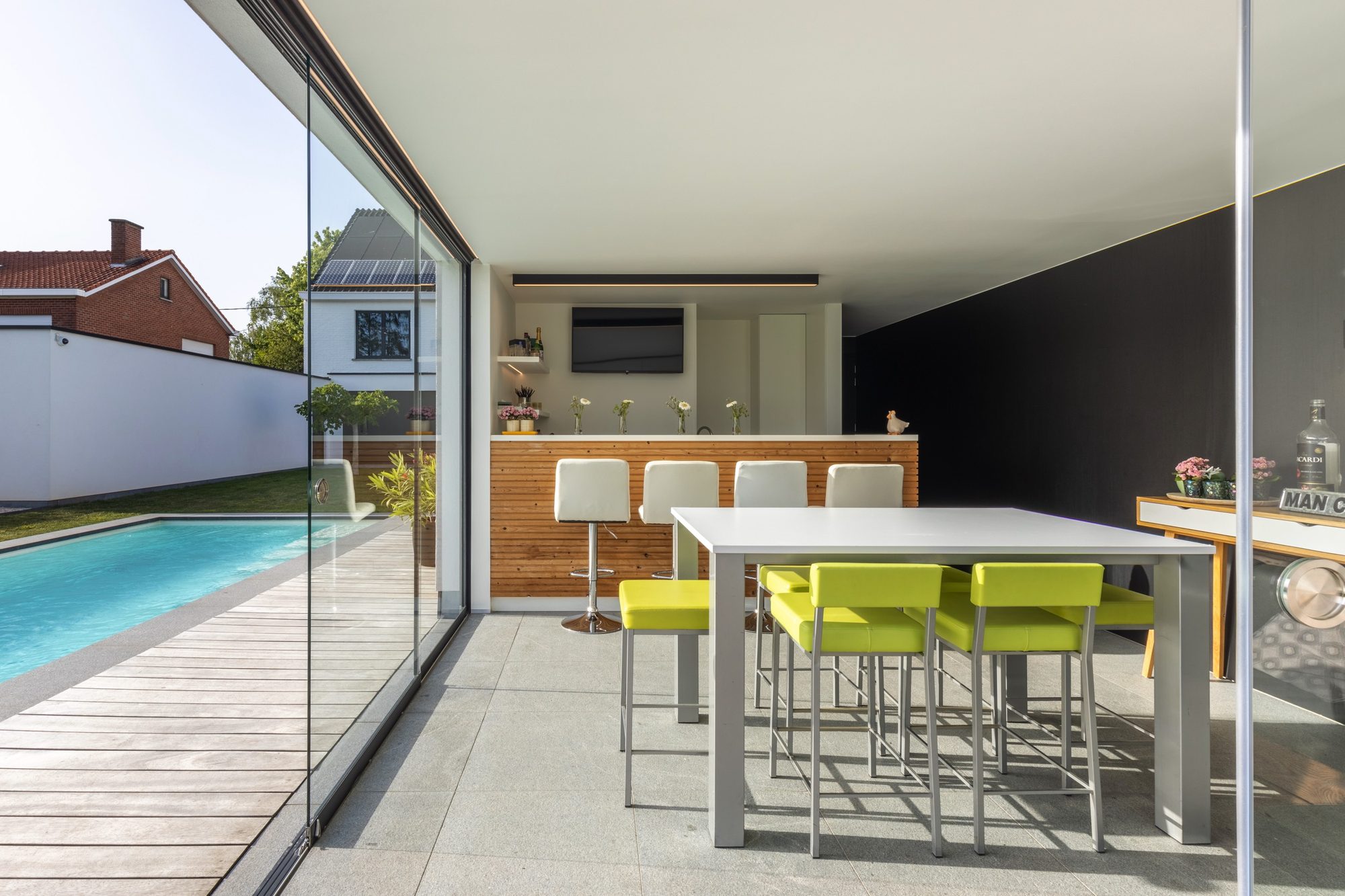 Aménagement pool house moderne