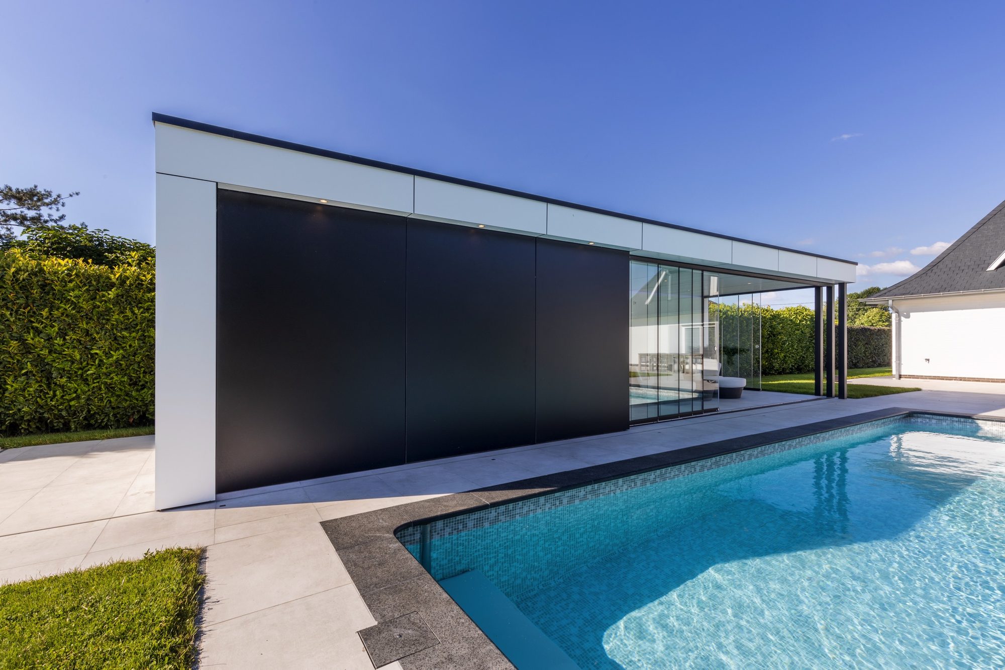 modern bijgebouw in volkern