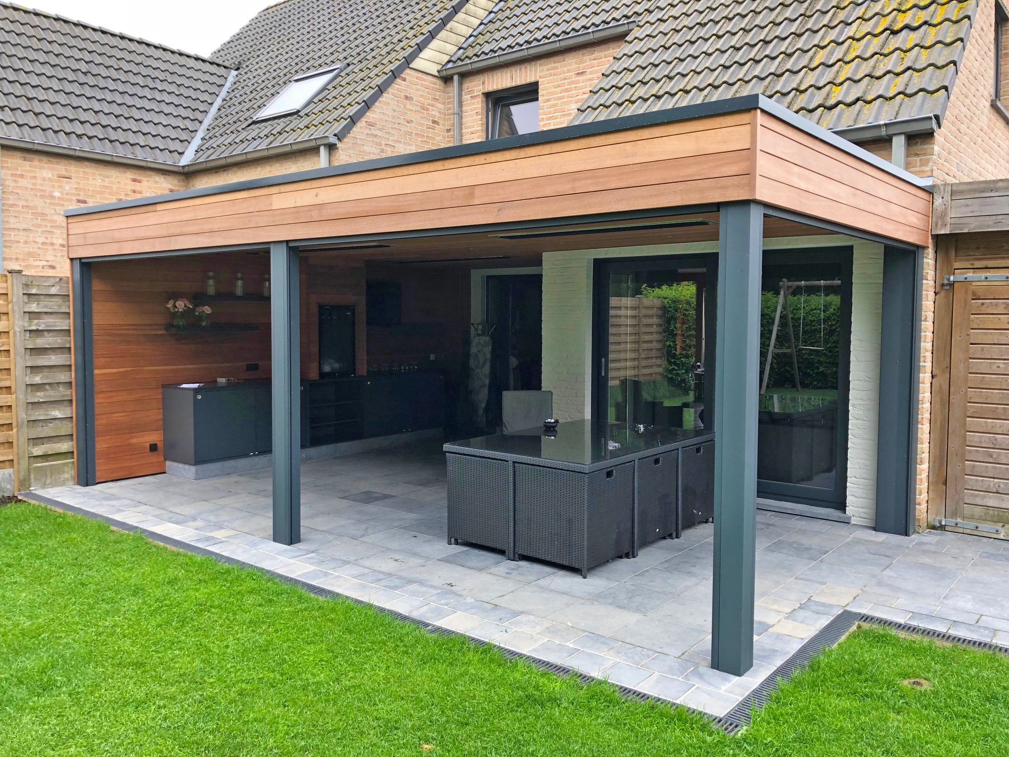 Pergola moderne avec alu et bois