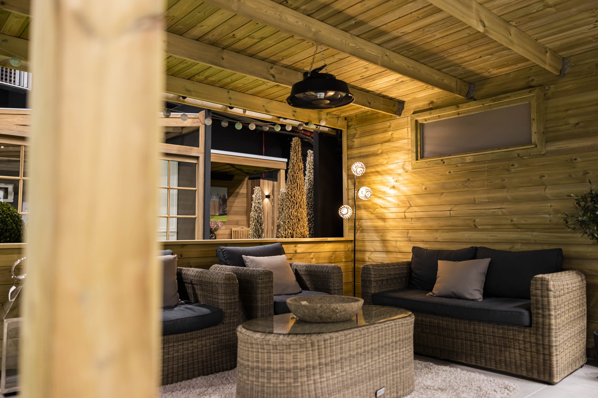 Abri de jardin avec terrasse couverte