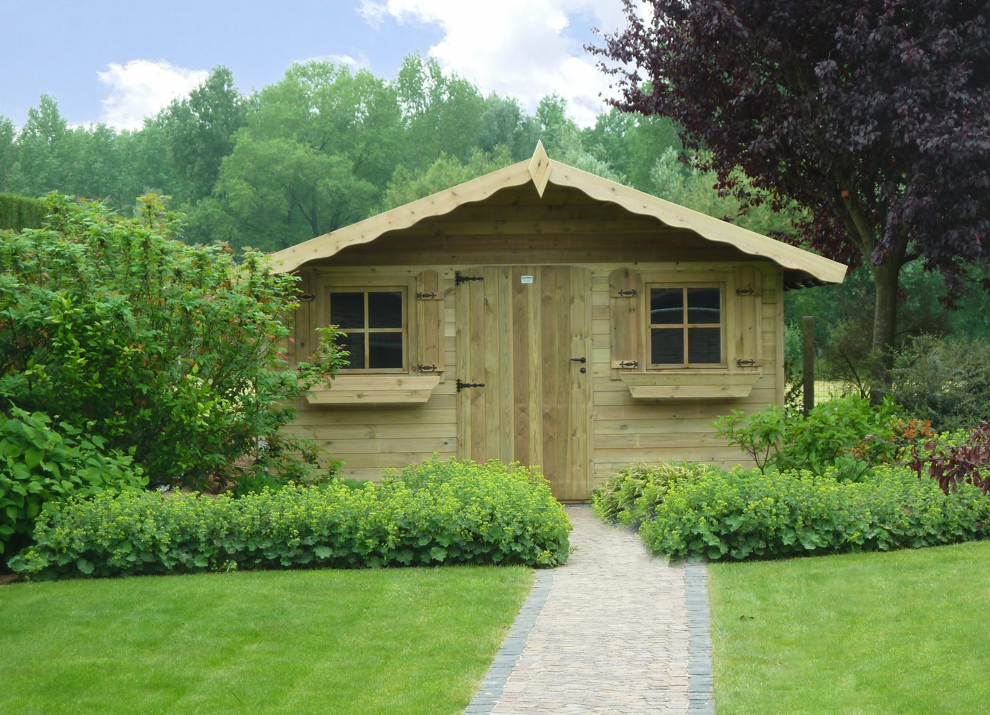 Abri de jardin classique avec toit à double pente