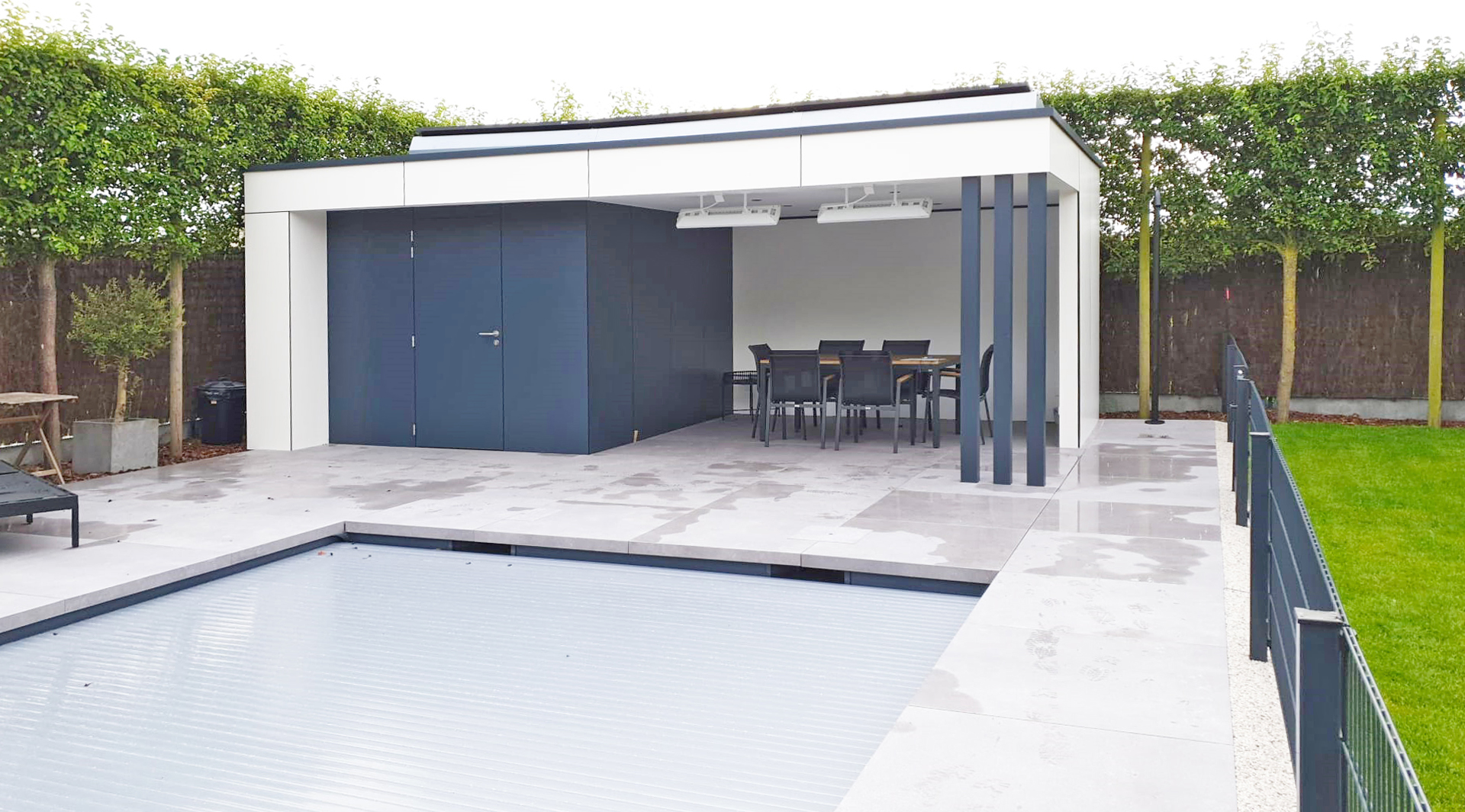 Pool house moderne avec Trespa
