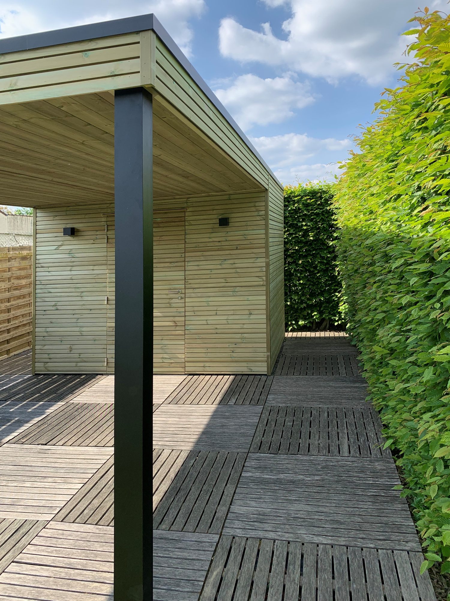 Auvent abri de jardin en bois