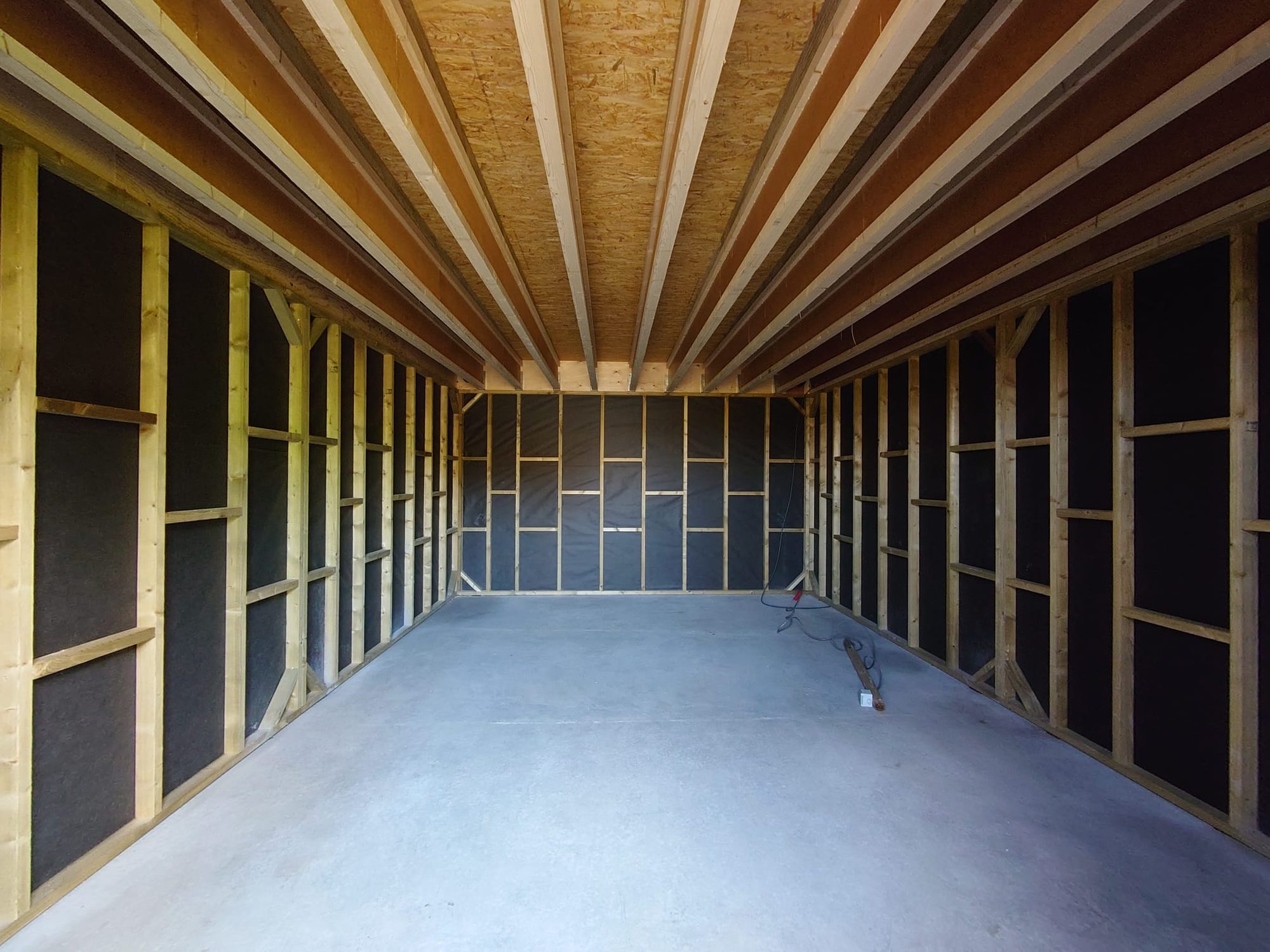 Binnenkant berging van carport