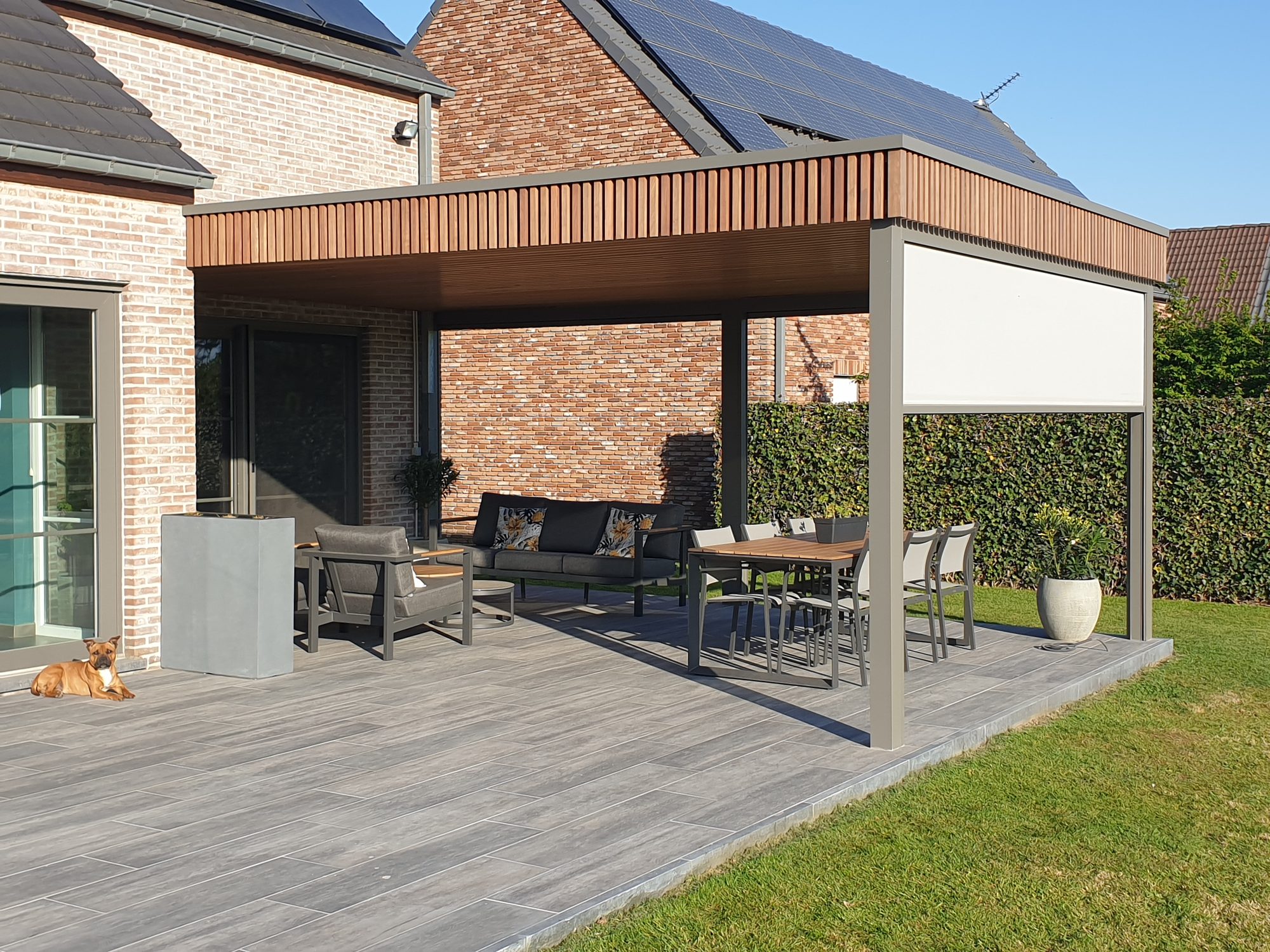 Moderne terrasoverkapping met screens