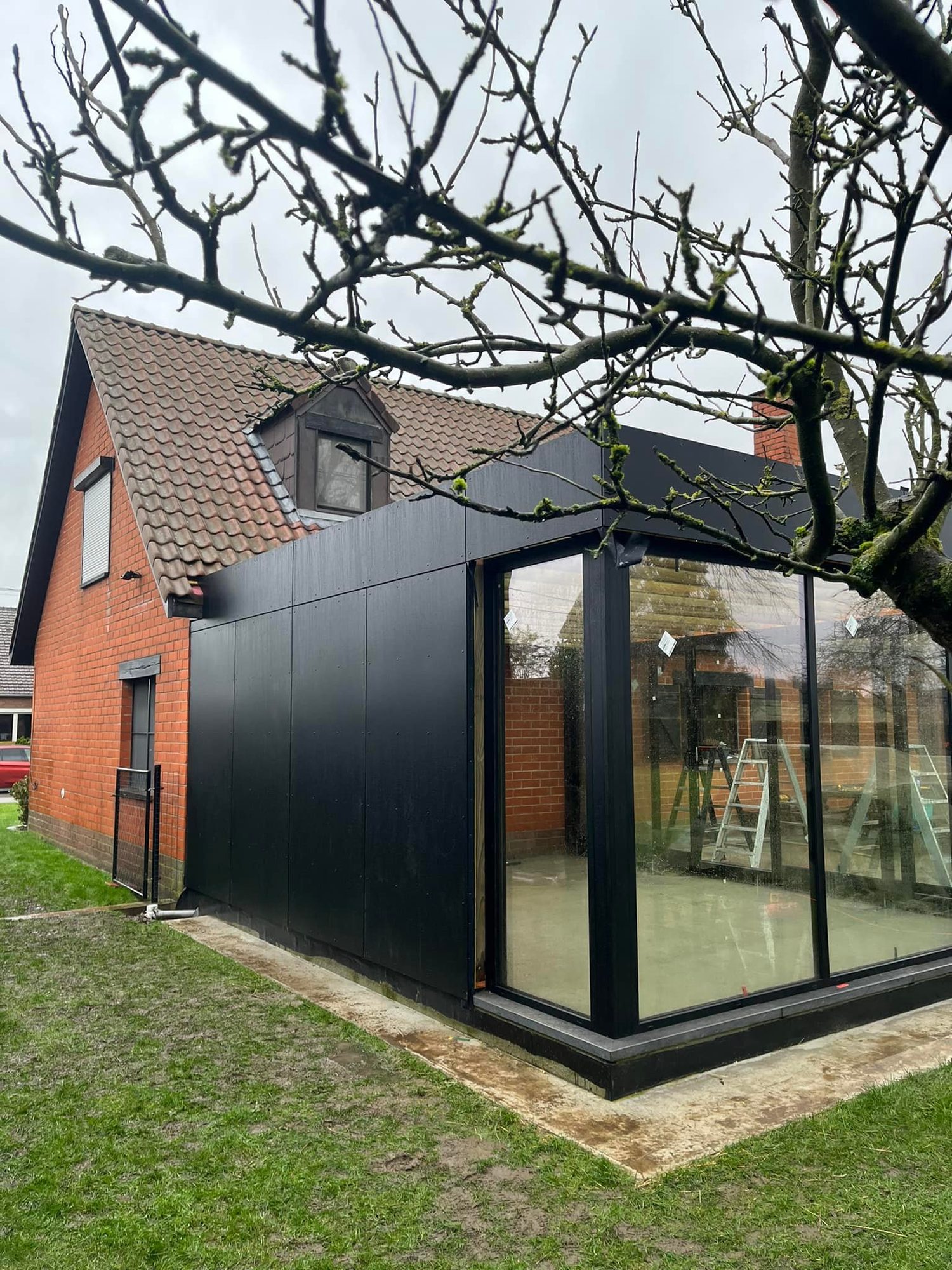 Uitbouw in Trespa