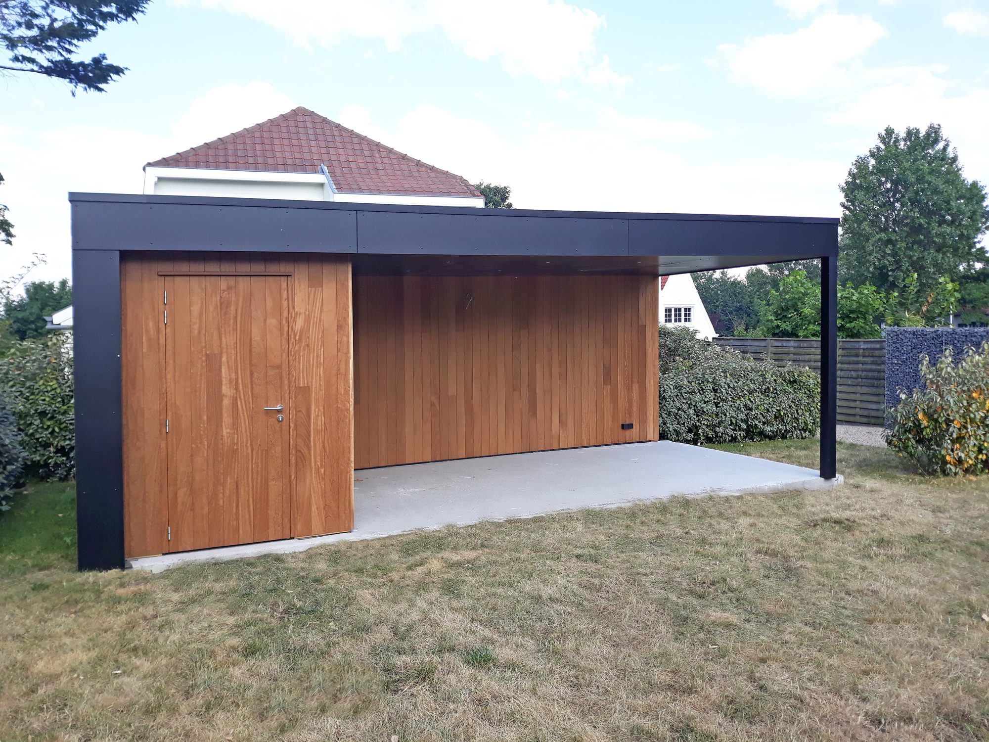 Pool house avec auvent