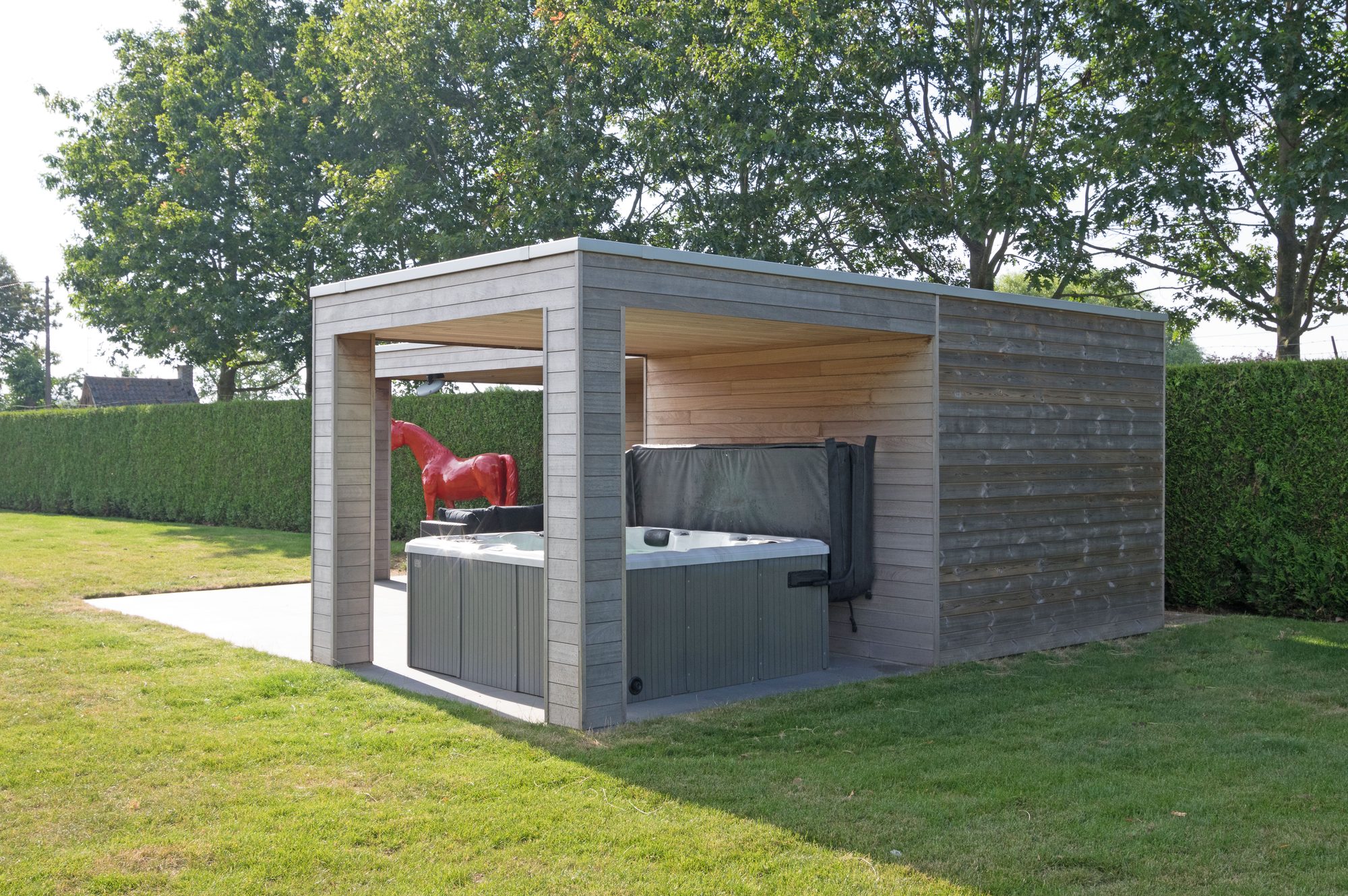 Tuinhuis met pergola voor jacuzzi