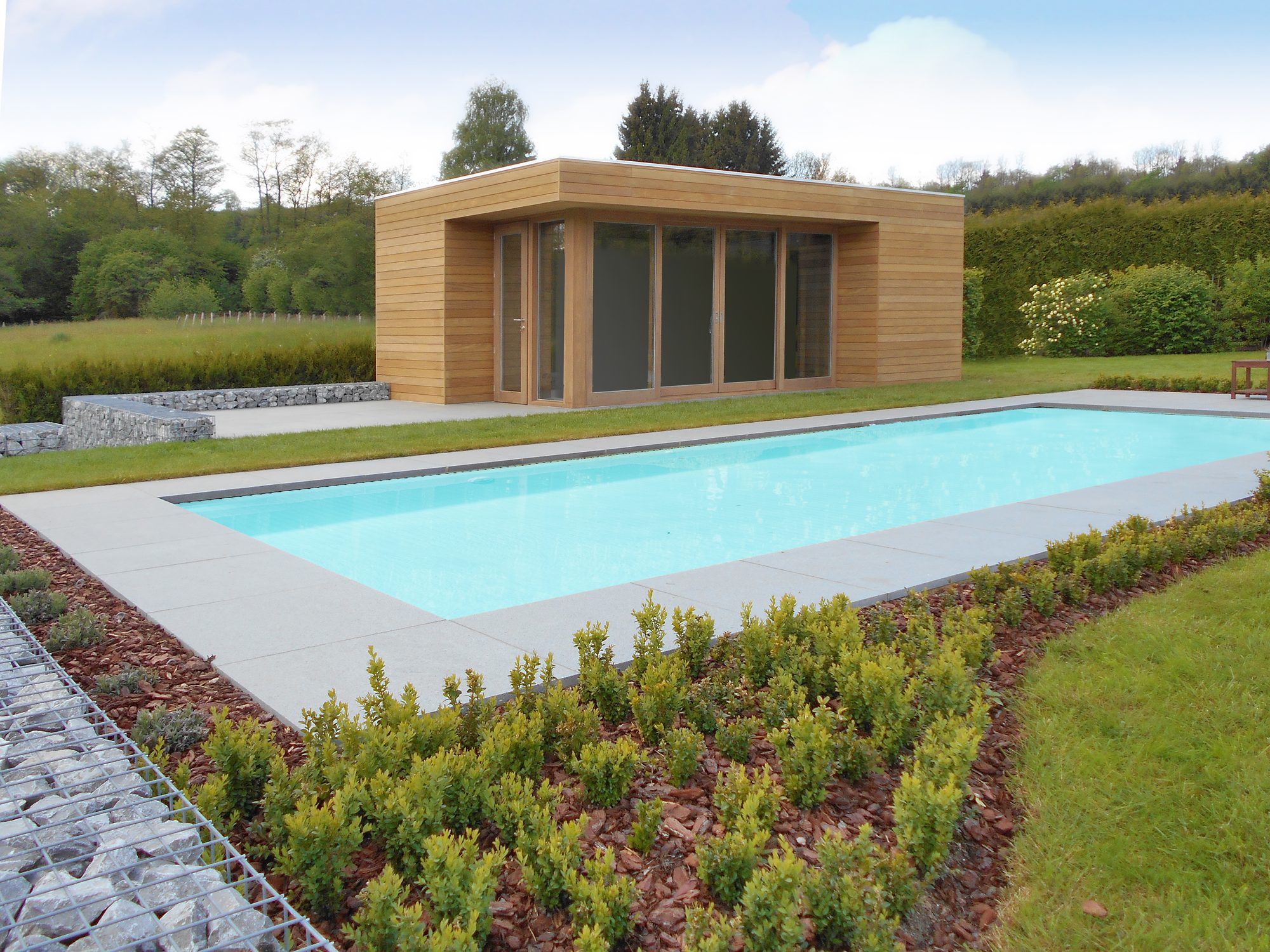 Houten poolhouse in afrormosia
