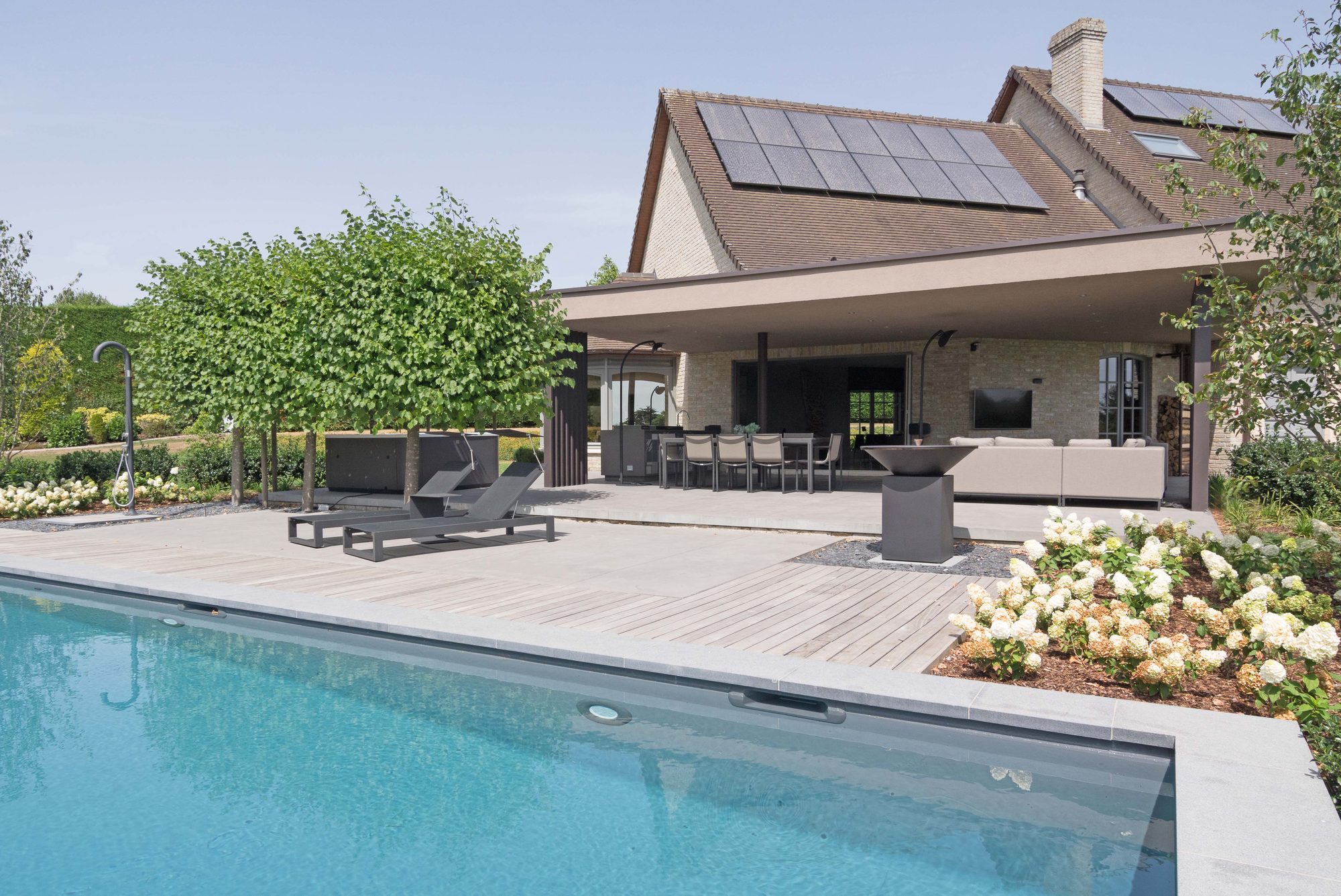 Pergola moderne en crépi