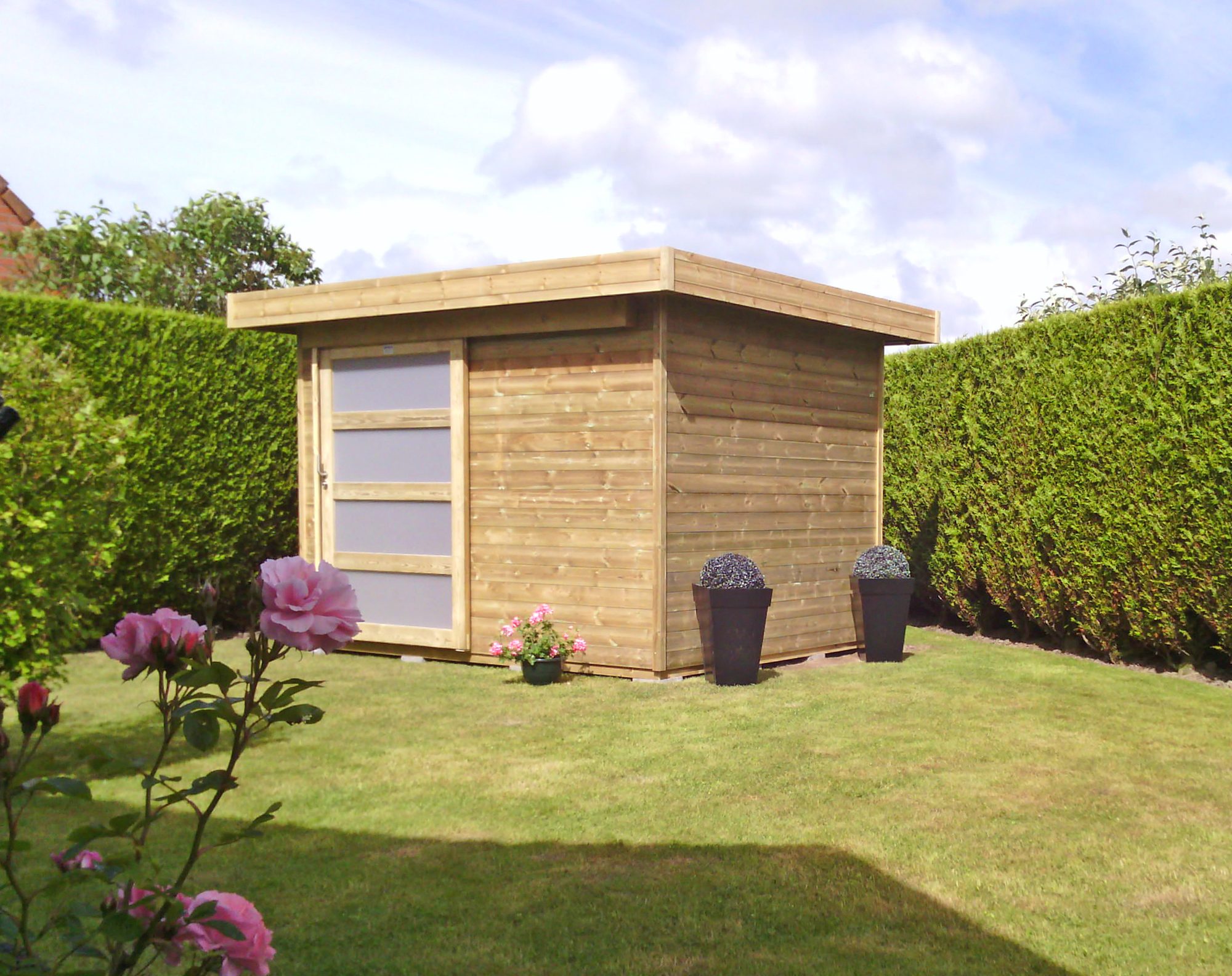 Abri de jardin moderne en bois