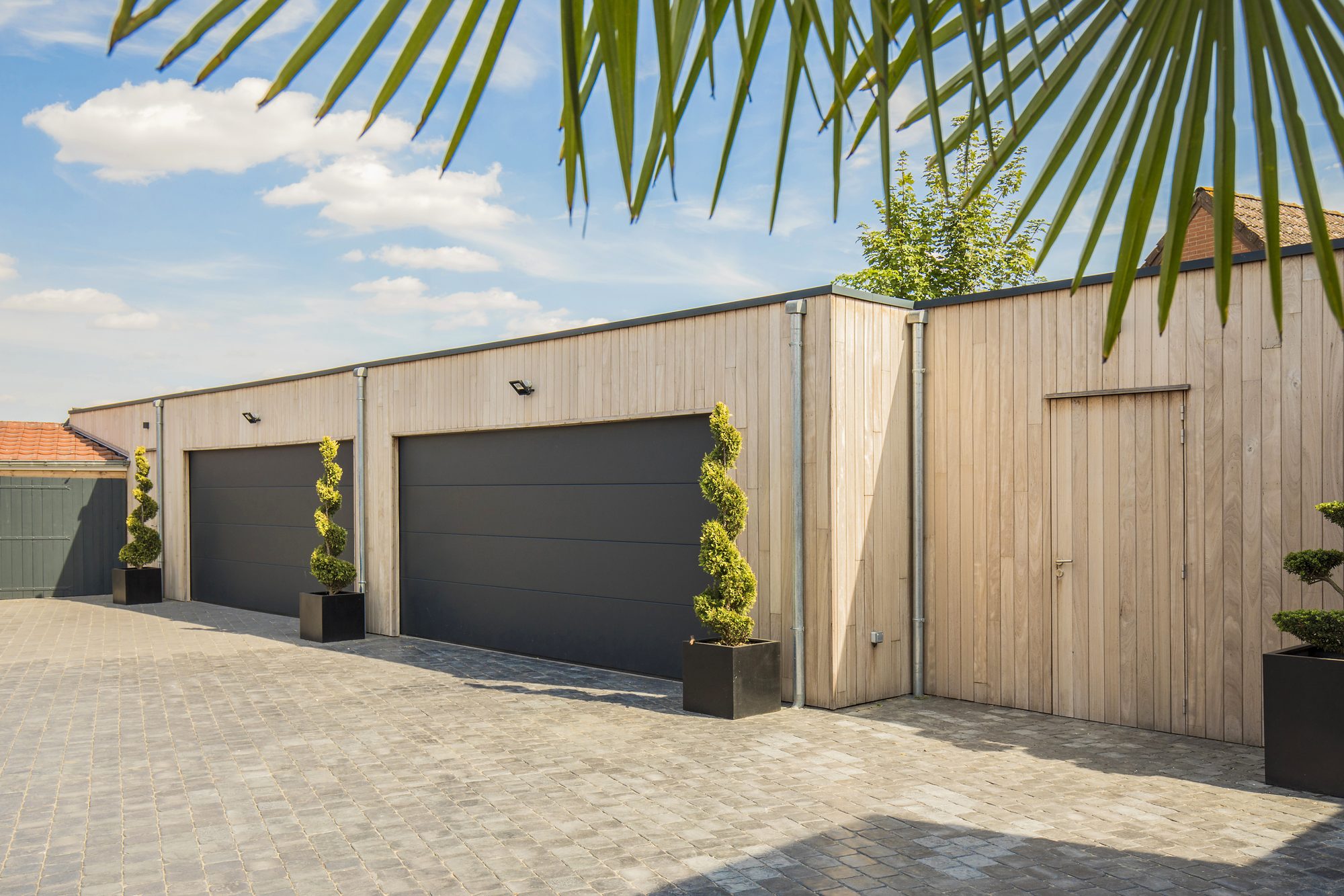 Double garage moderne en bois