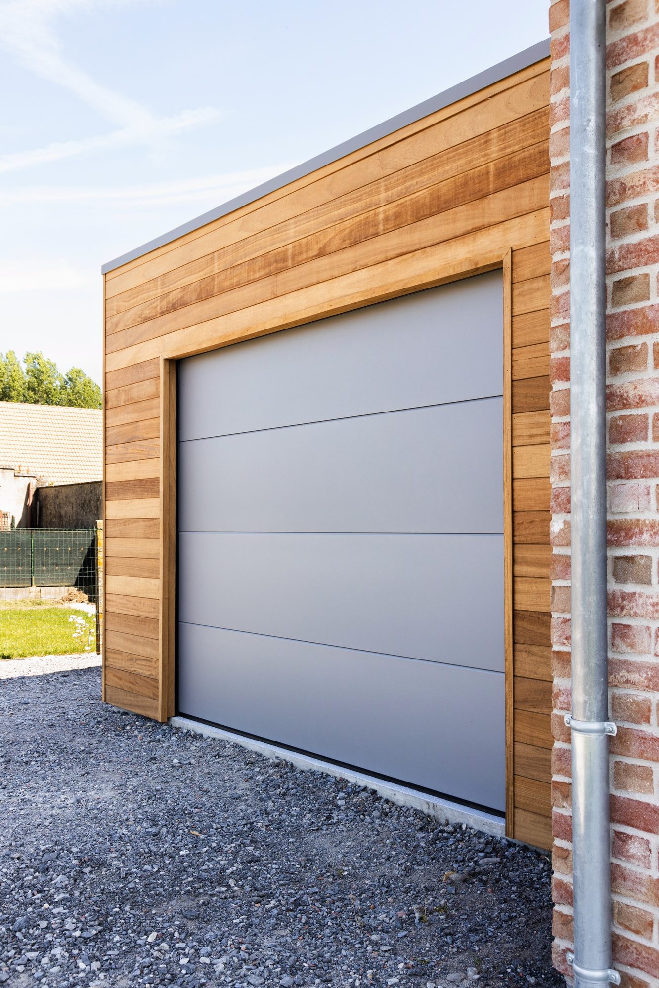 Garage moderne en bois iroko