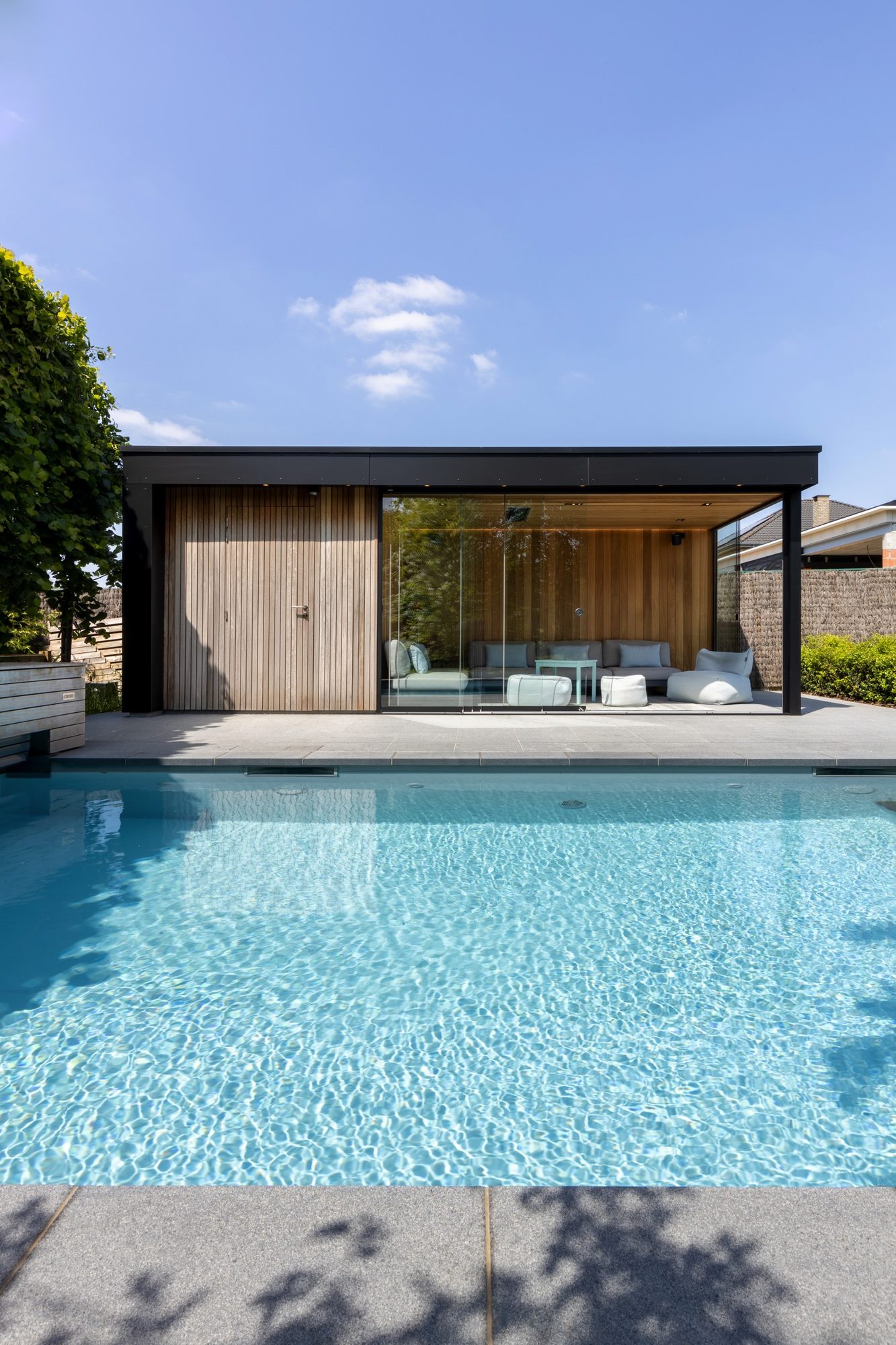 Poolhouse met lounge