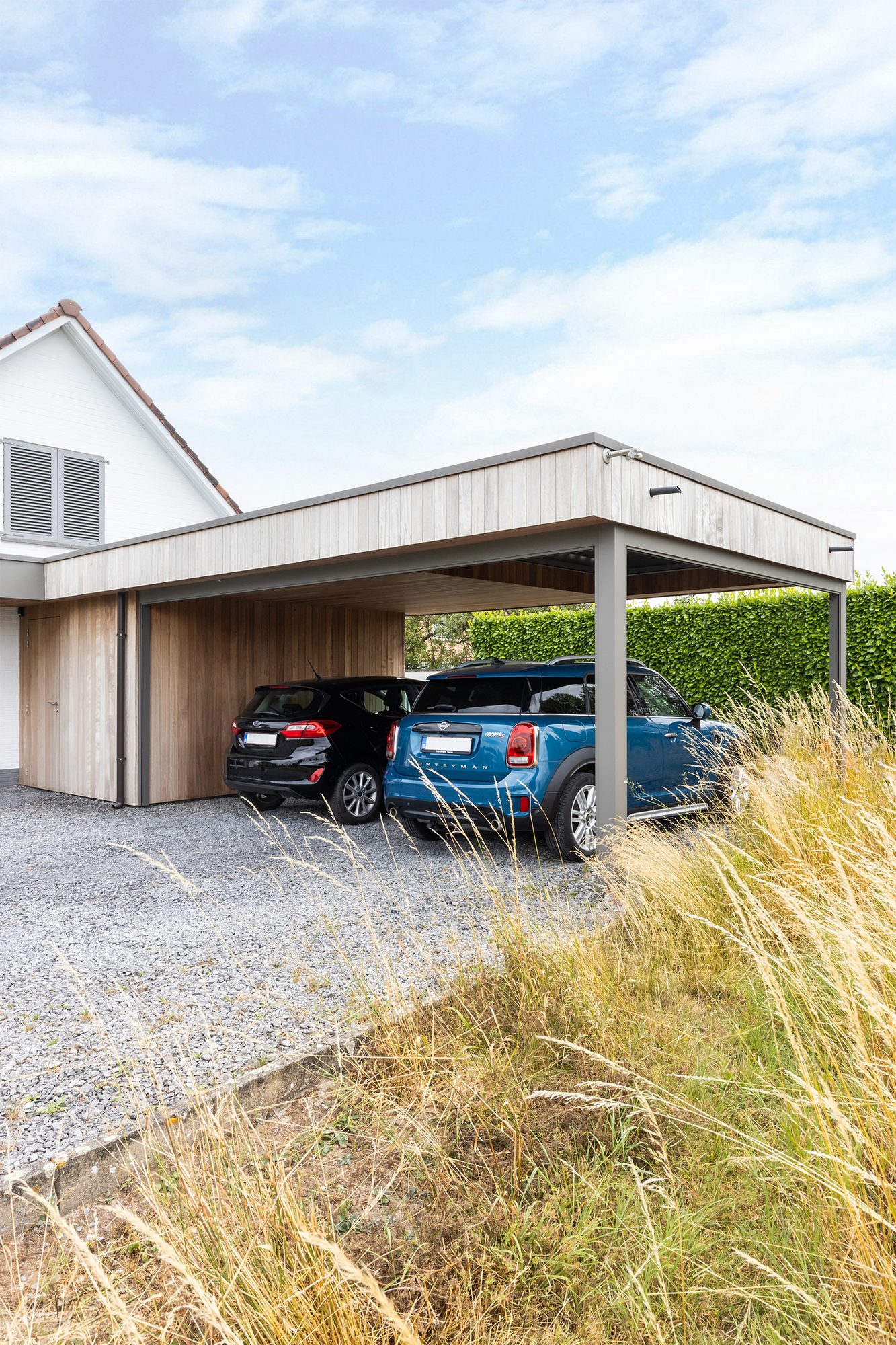 Carport moderne pour deux voitures