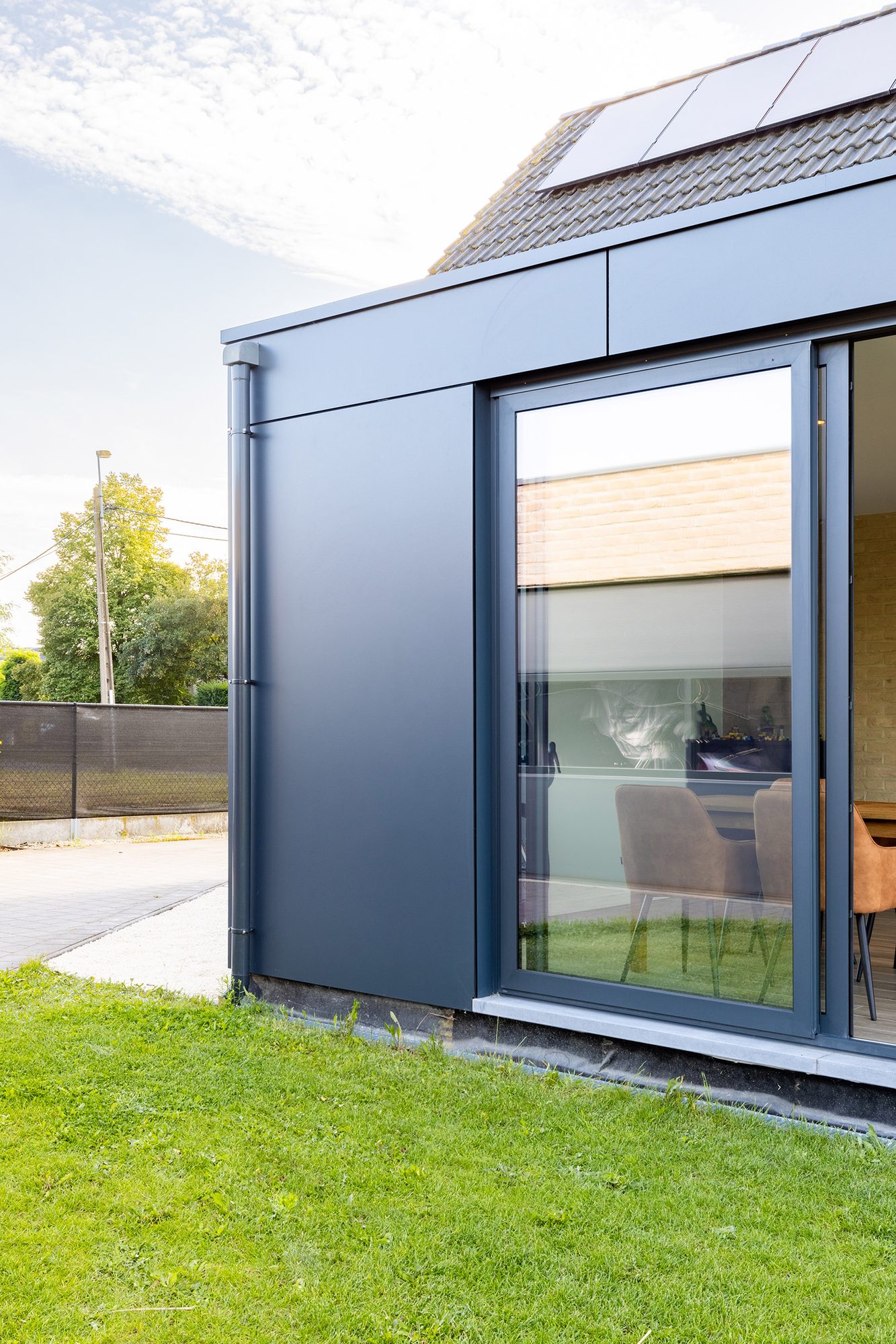 Extension de maison moderne en Trespa