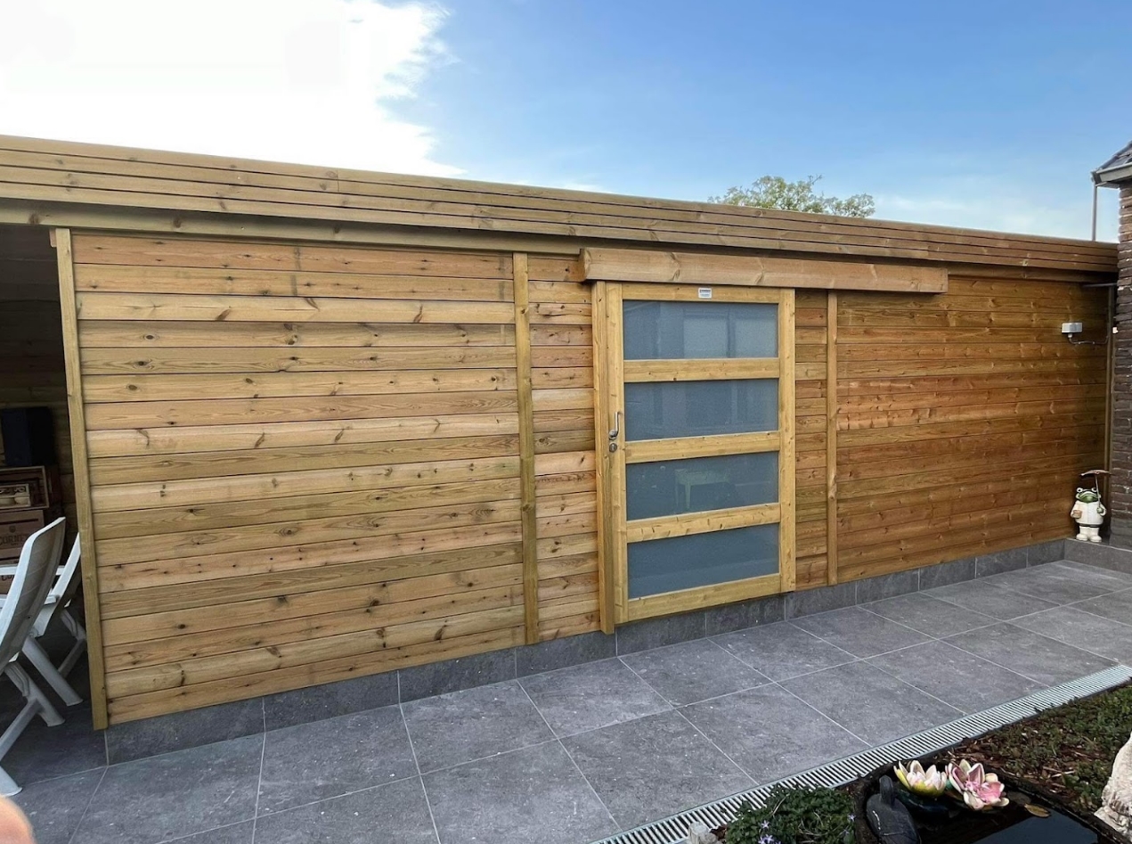 Abri de jardin moderne avec porte coulissante