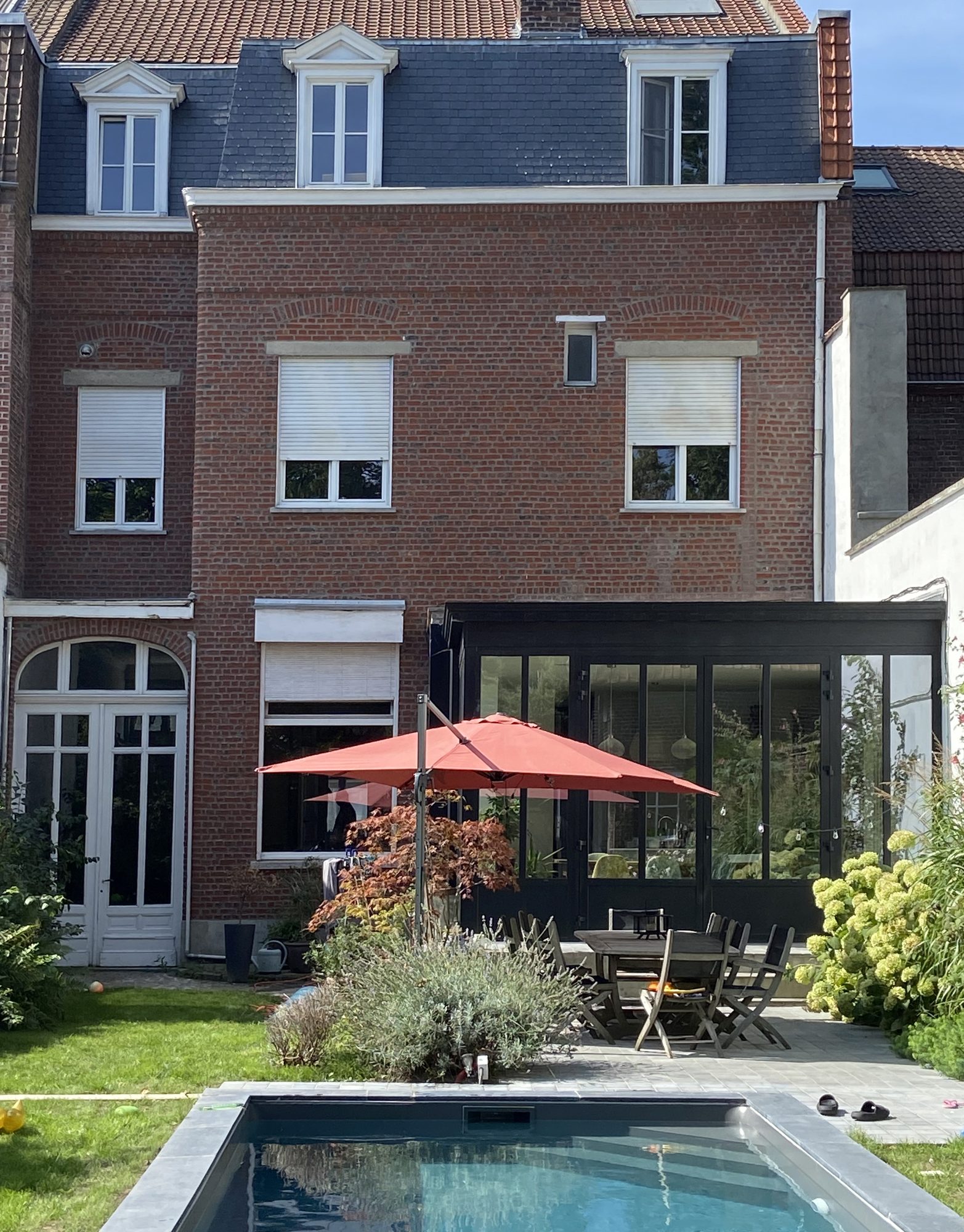 Extension moderne d'une ancienne maison de maître