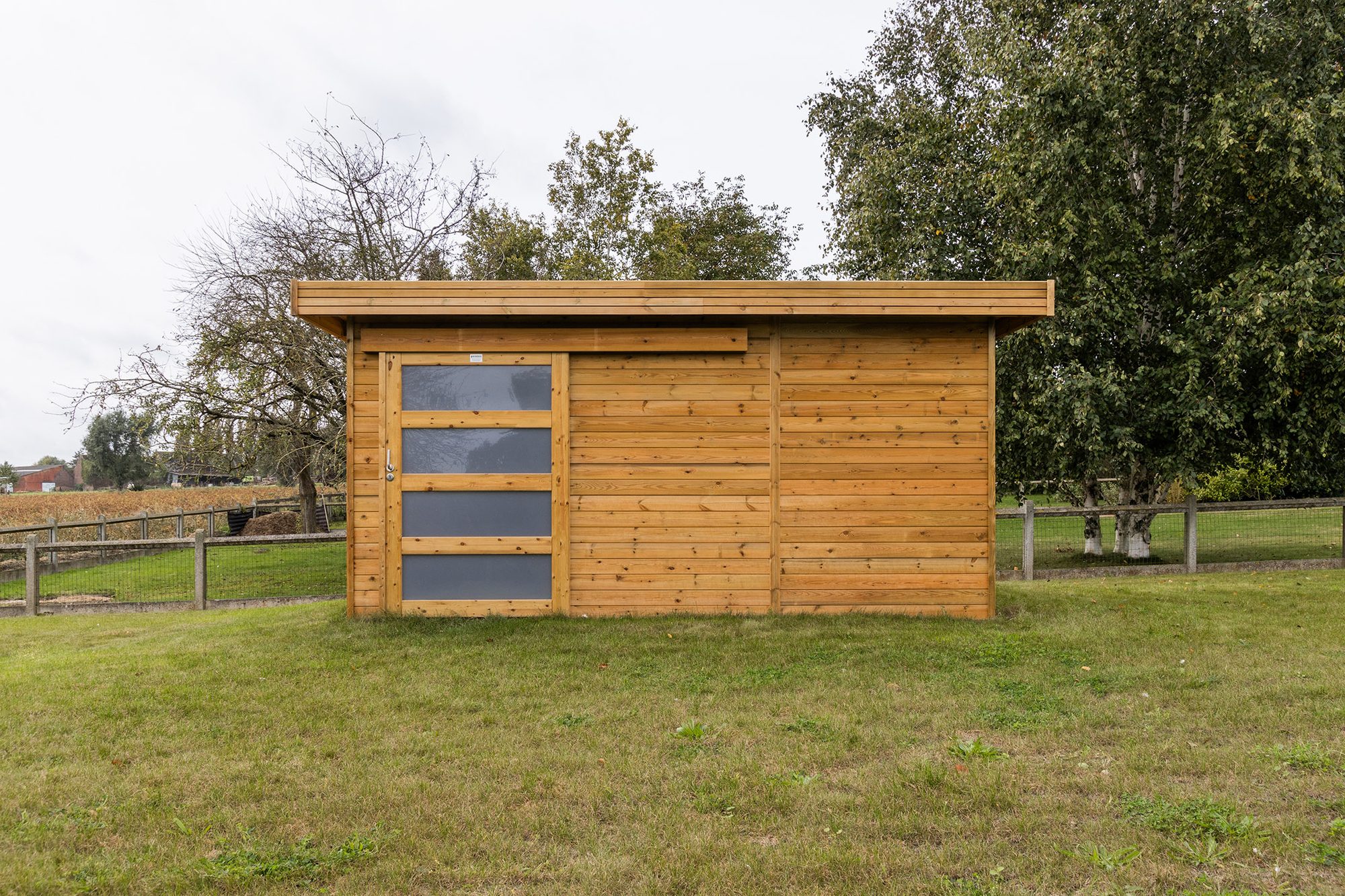 Abri de jardin avec porte coulissante