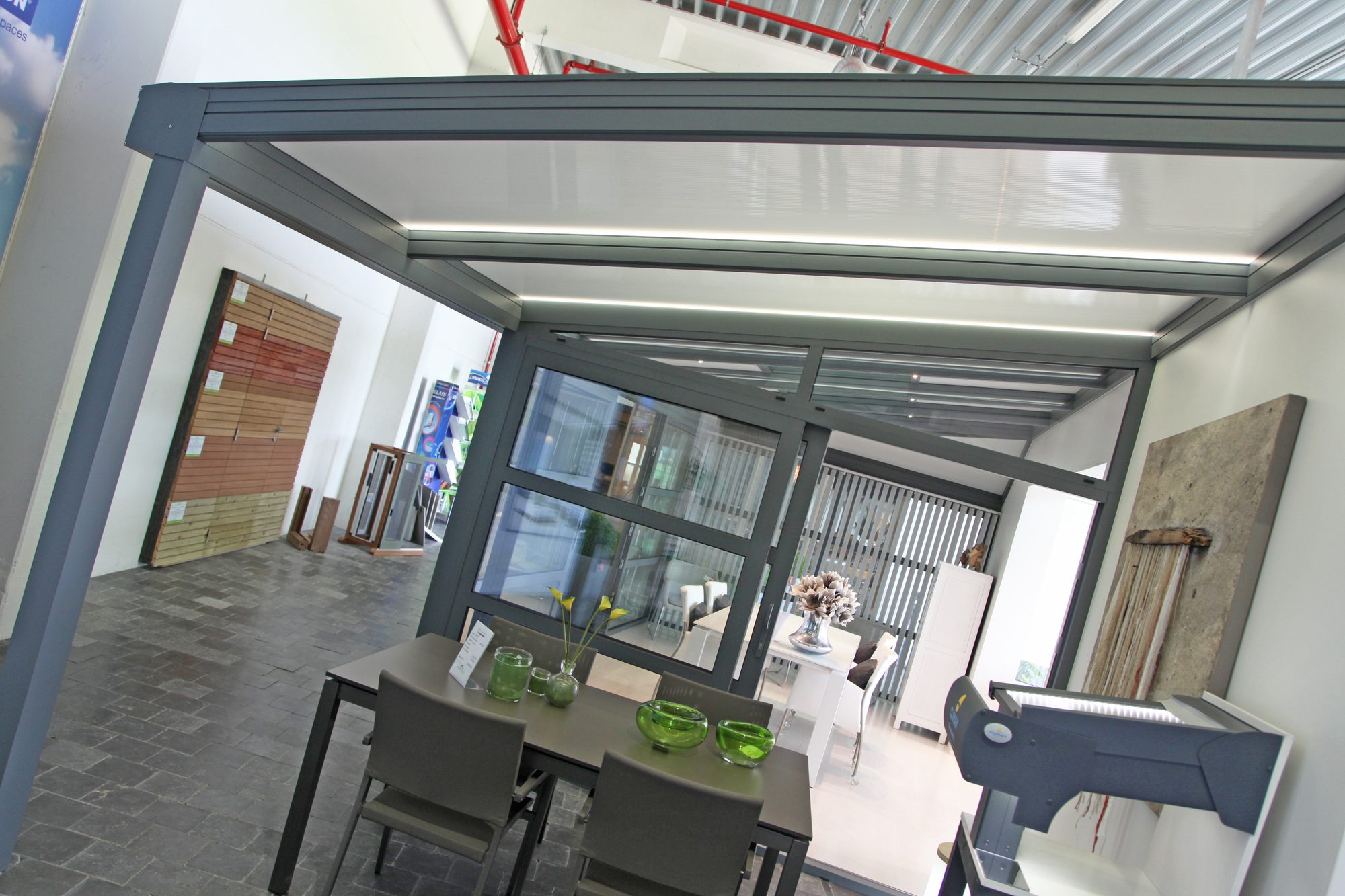 pergola attachée à une véranda