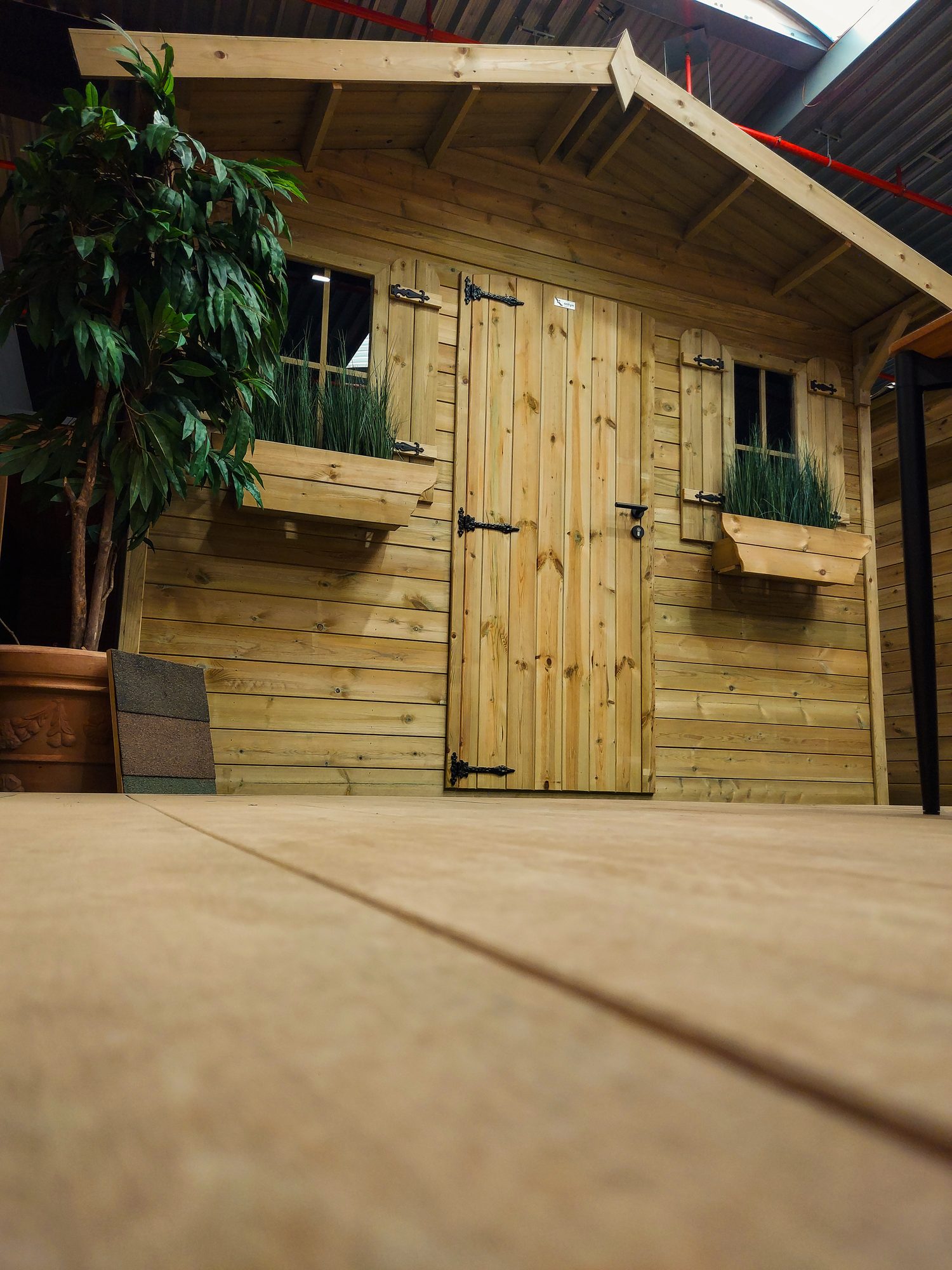 Abri de jardin classique avec toit à double pente