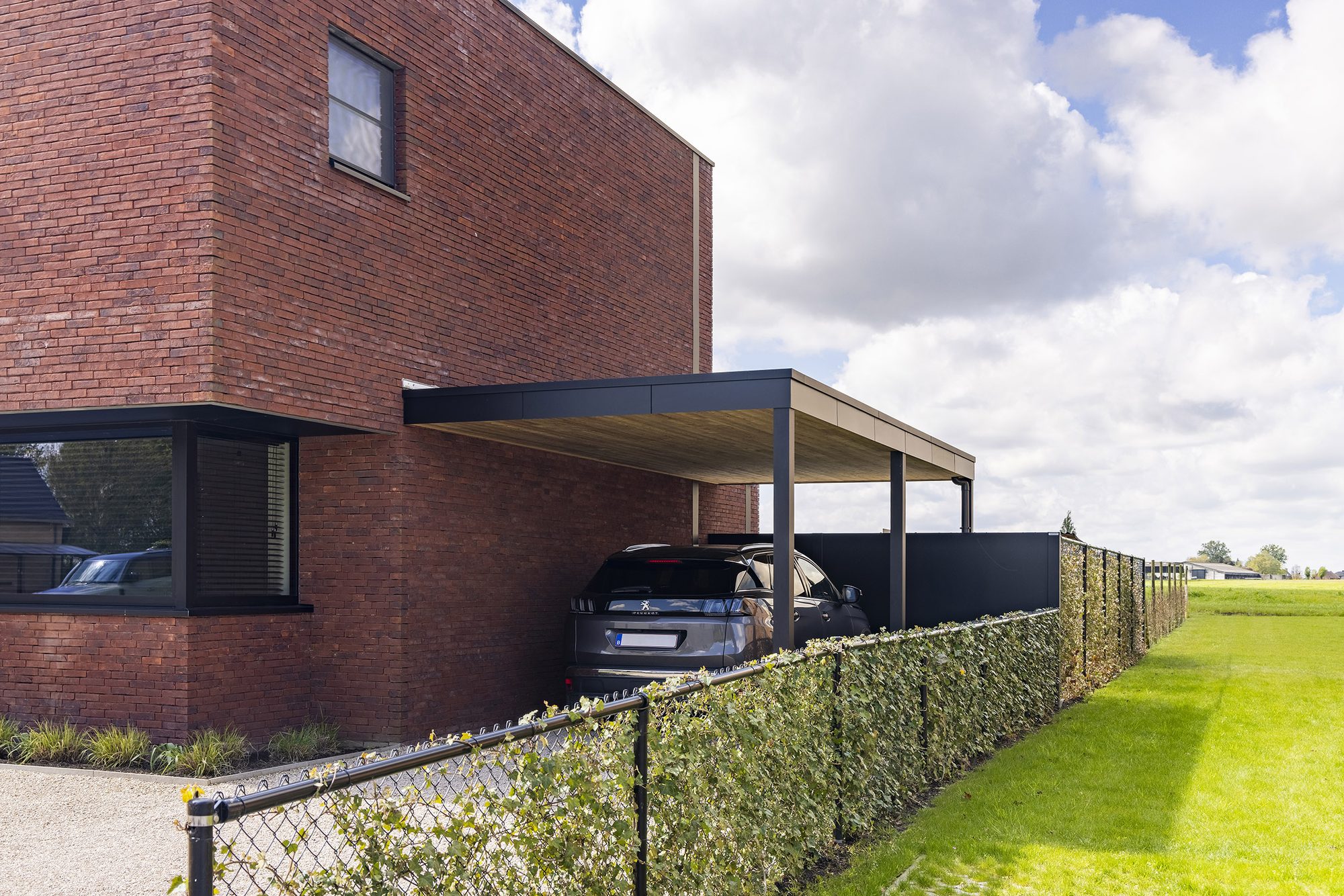 Carport moderne aux finition épurée